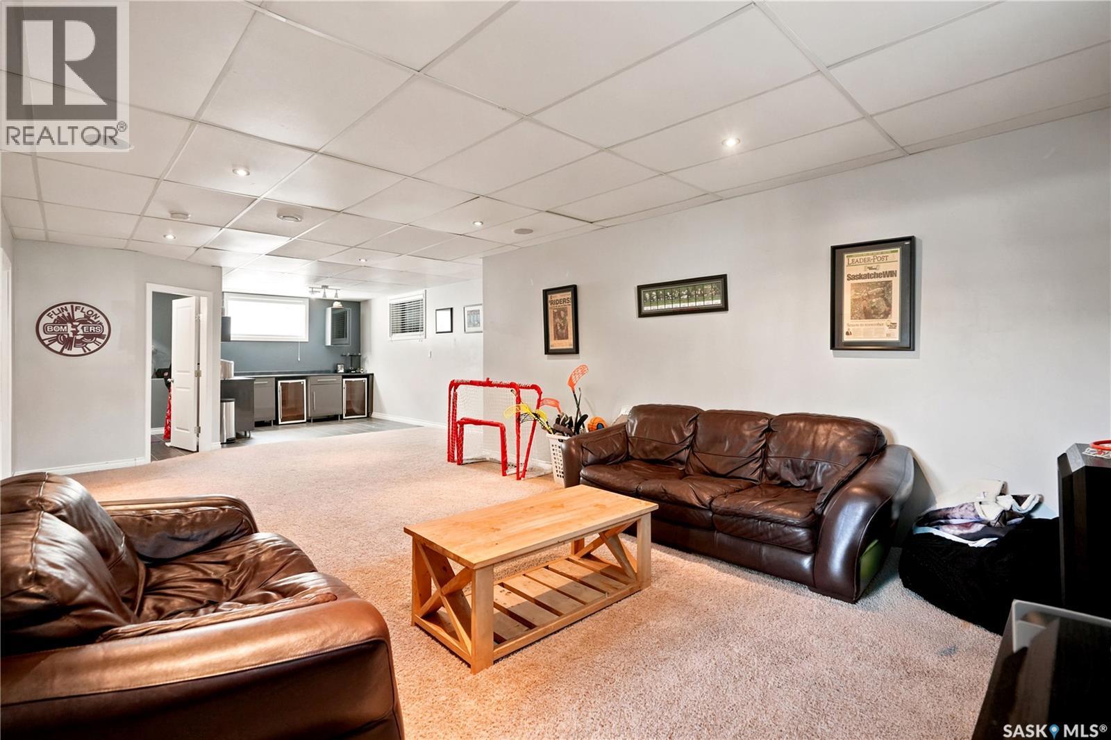 4526 Brass CRESCENT - 32