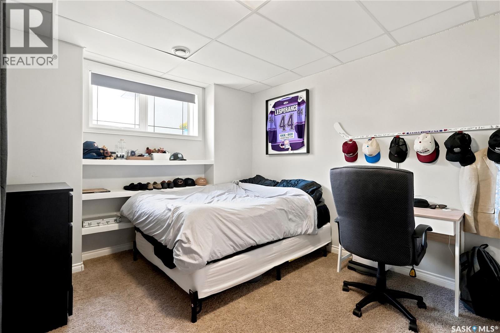 4526 Brass CRESCENT - 40