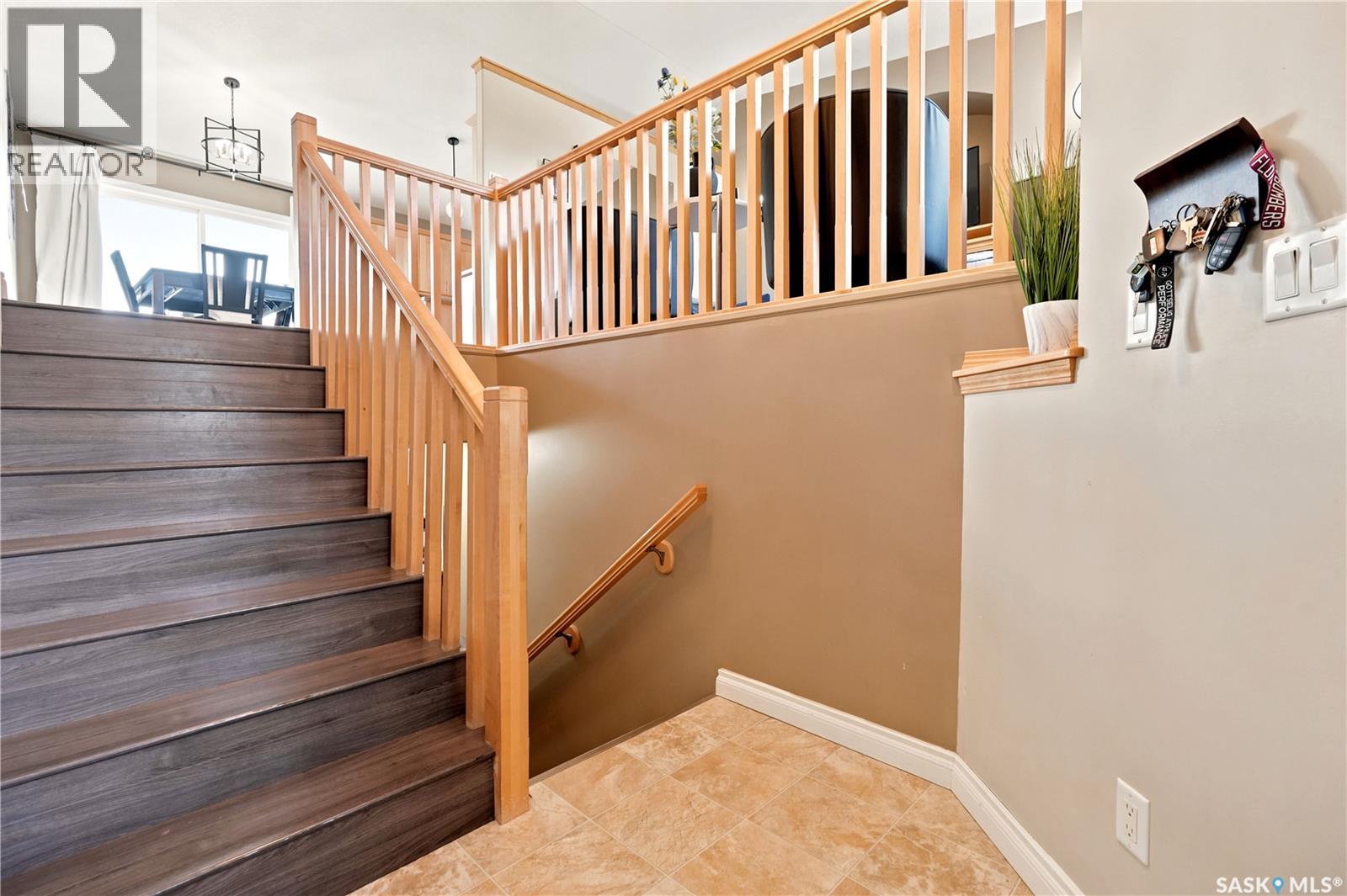 4526 Brass CRESCENT - 5