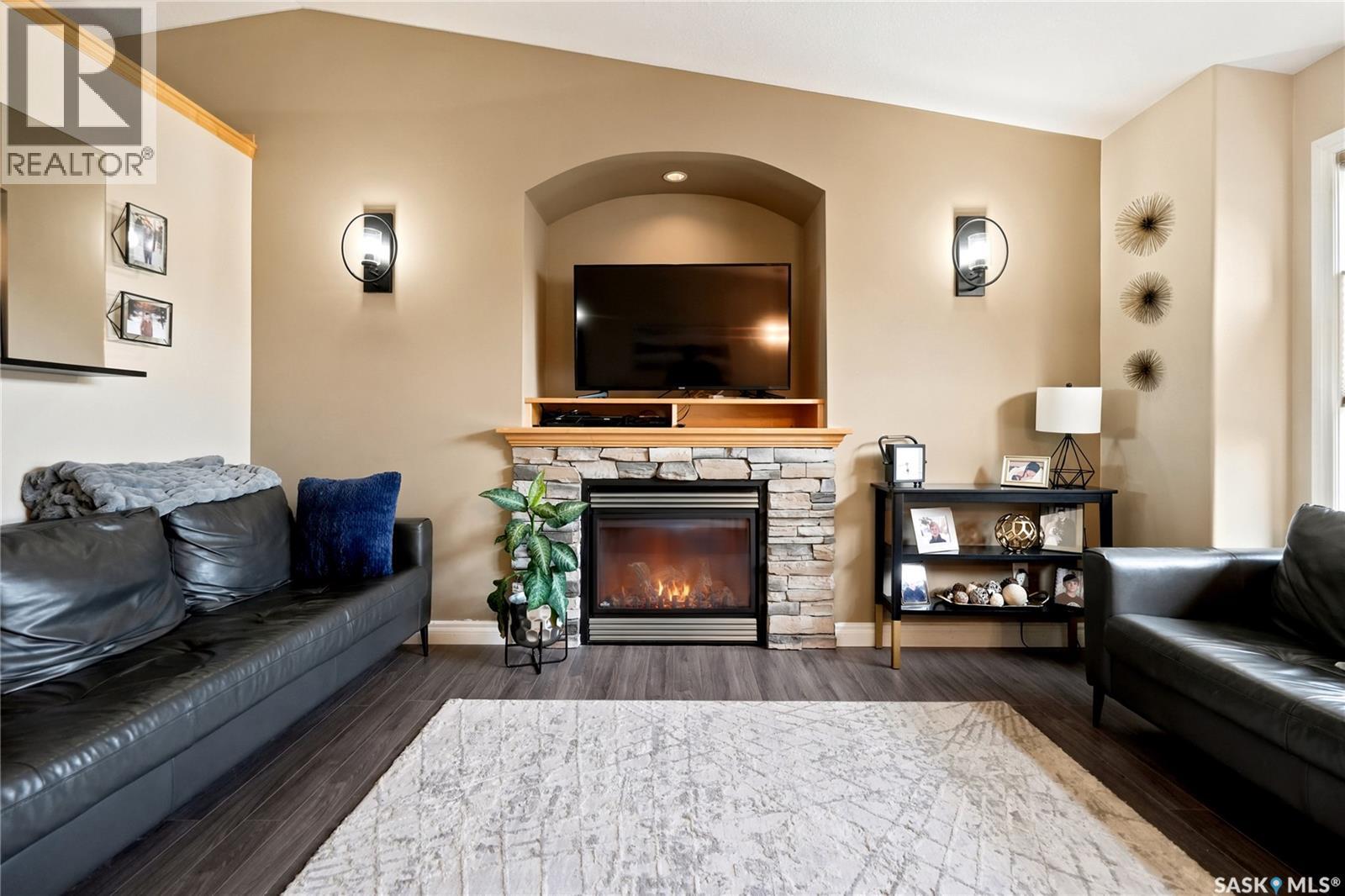 4526 Brass CRESCENT - 8