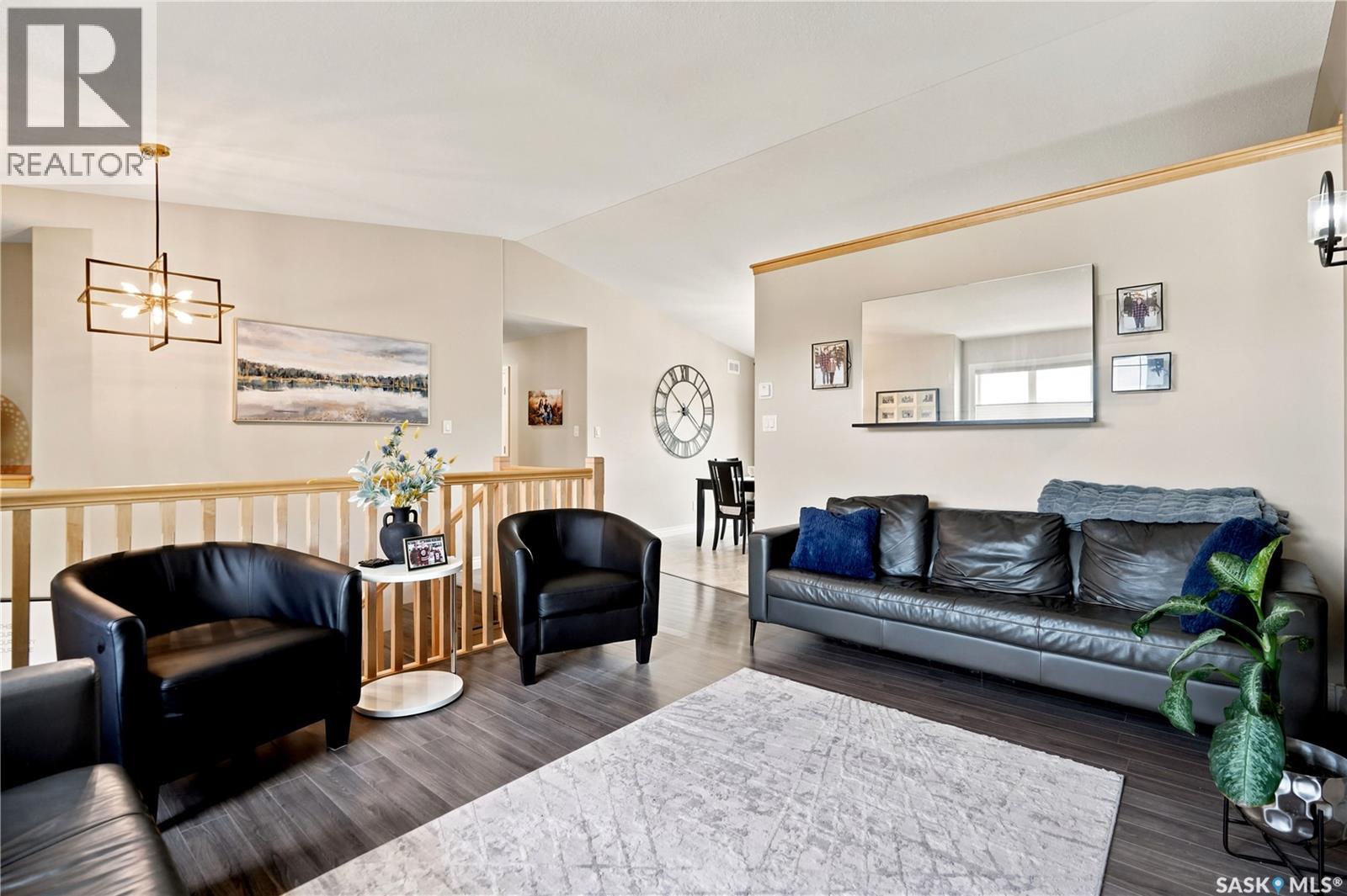 4526 Brass CRESCENT - 9