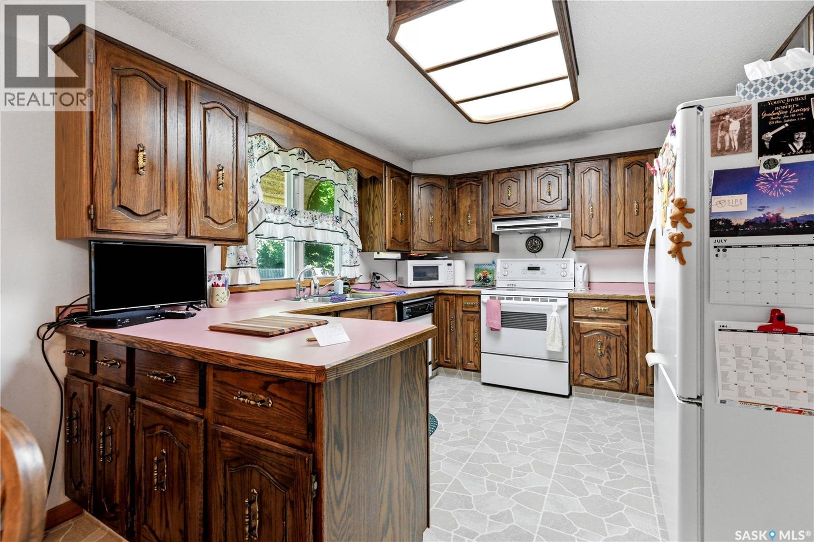 501 3rd STREET E - 11
