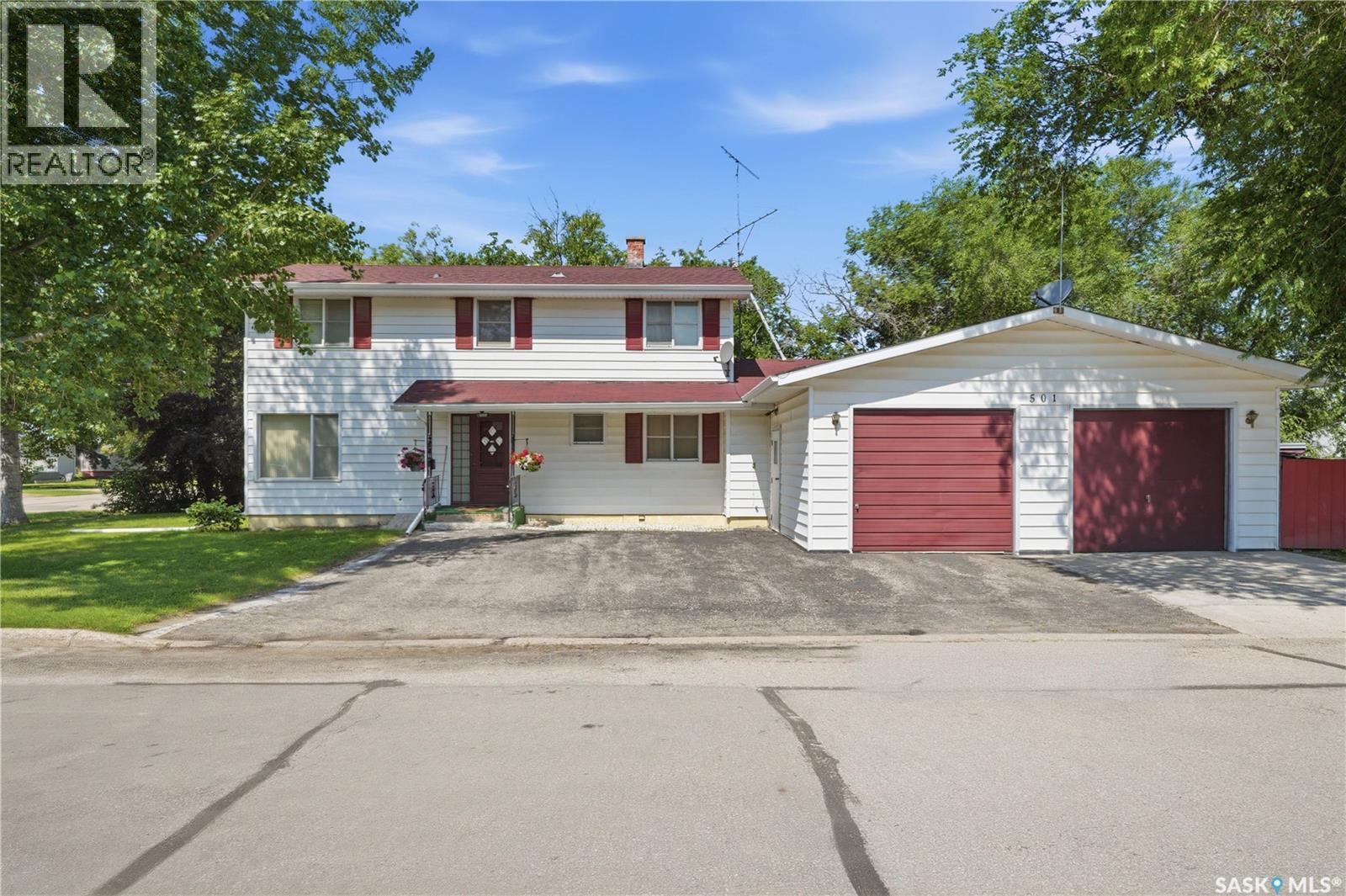 501 3rd STREET E - 2