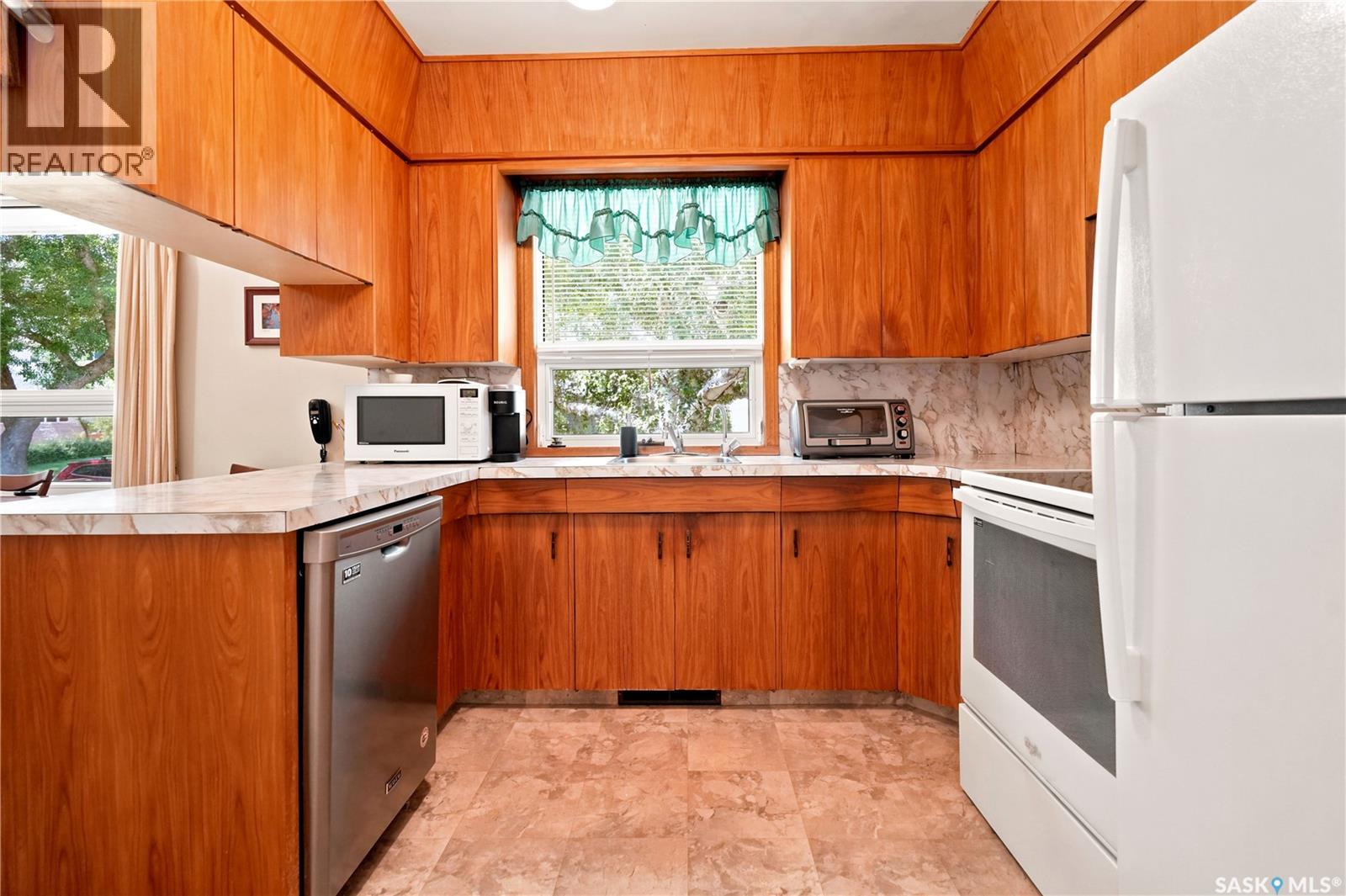 5 Lamont CRESCENT - 12