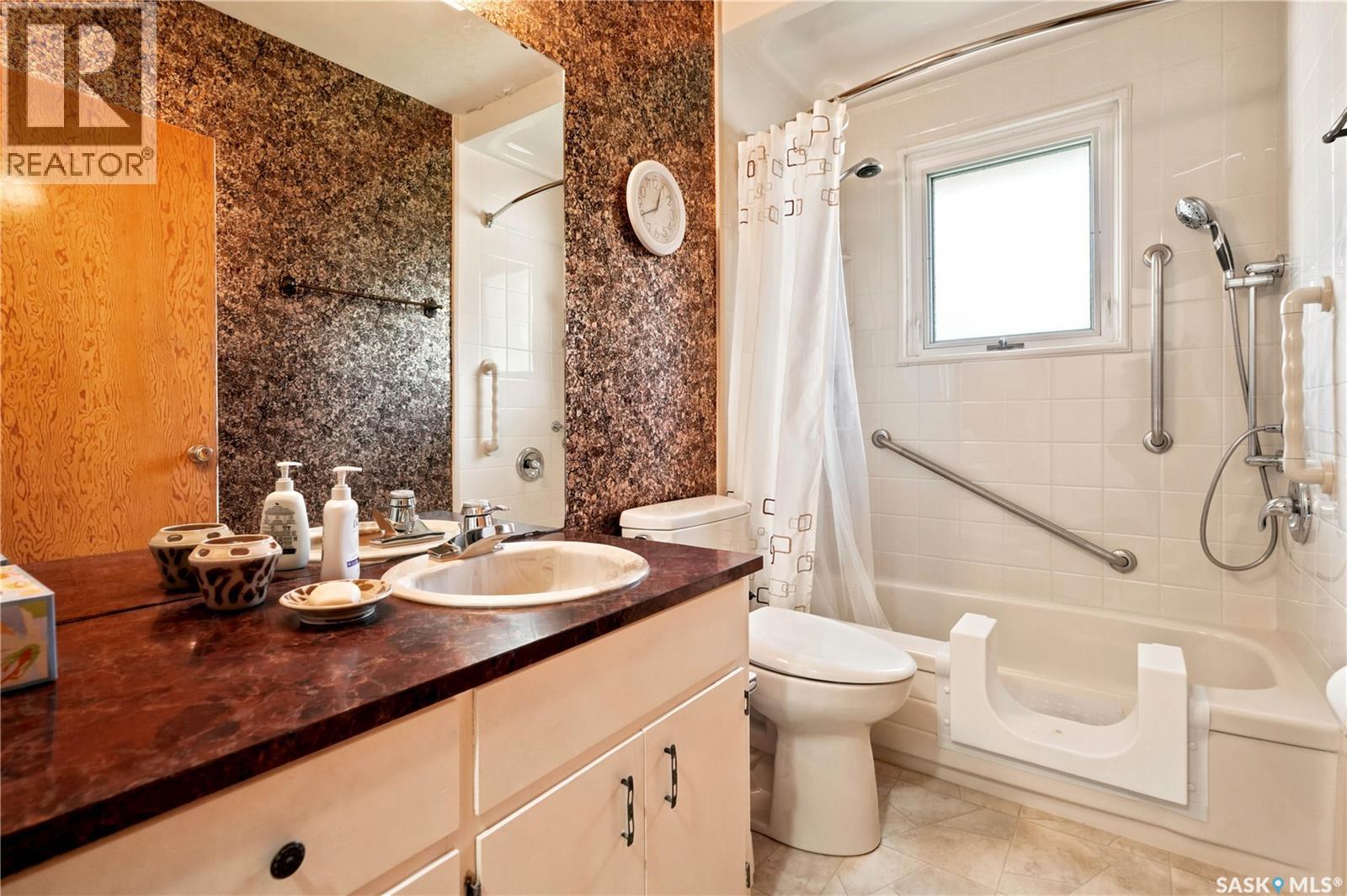 5 Lamont CRESCENT - 18