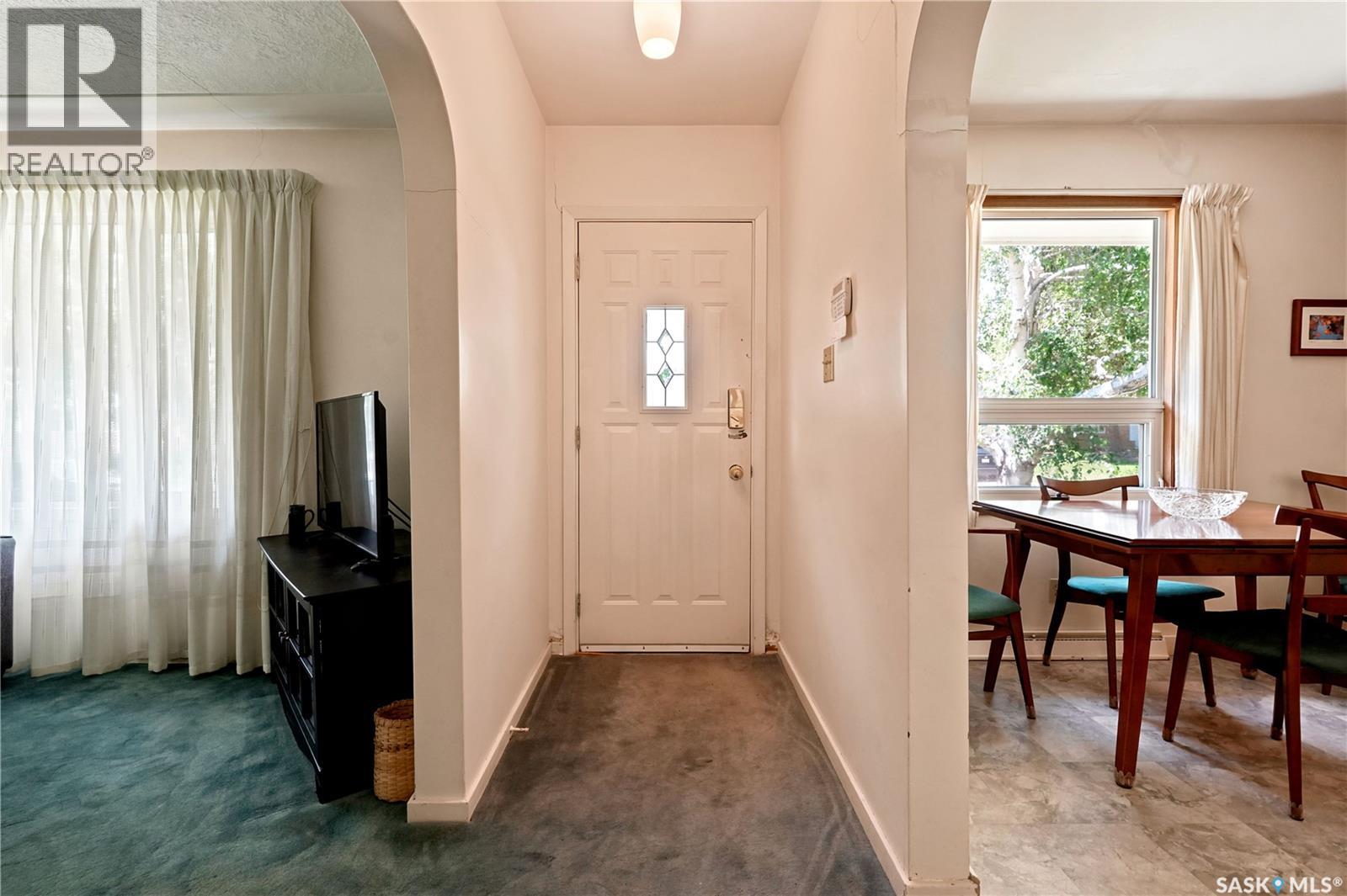 5 Lamont CRESCENT - 3