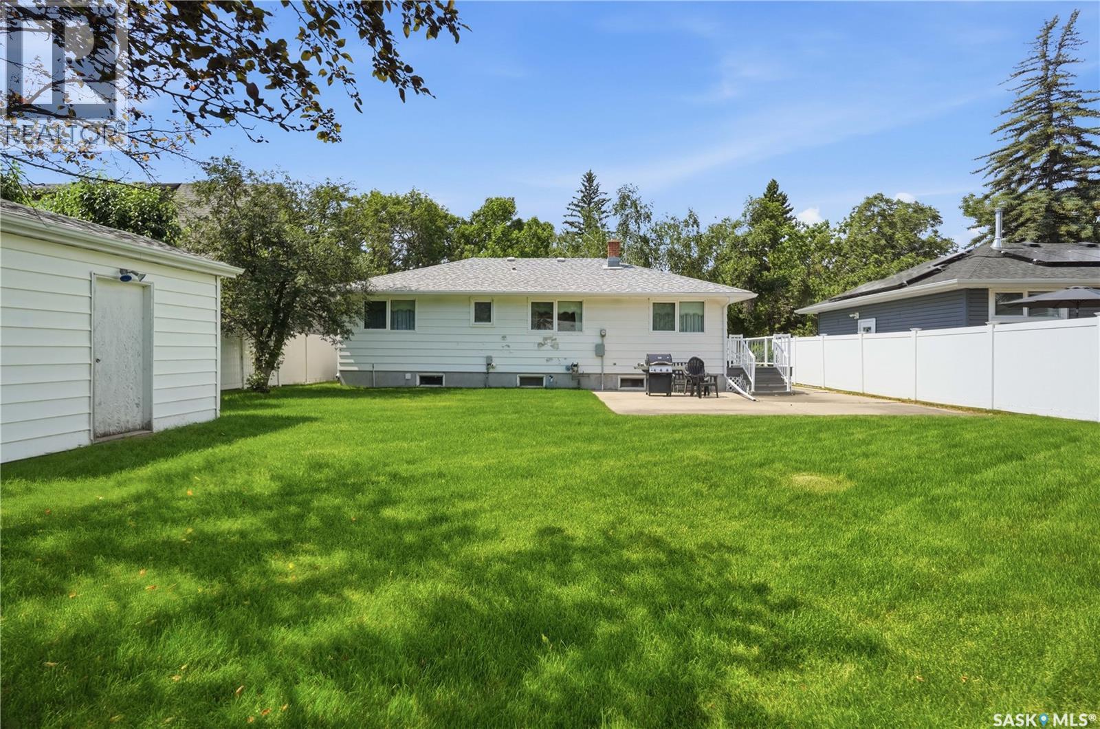 5 Lamont CRESCENT - 32