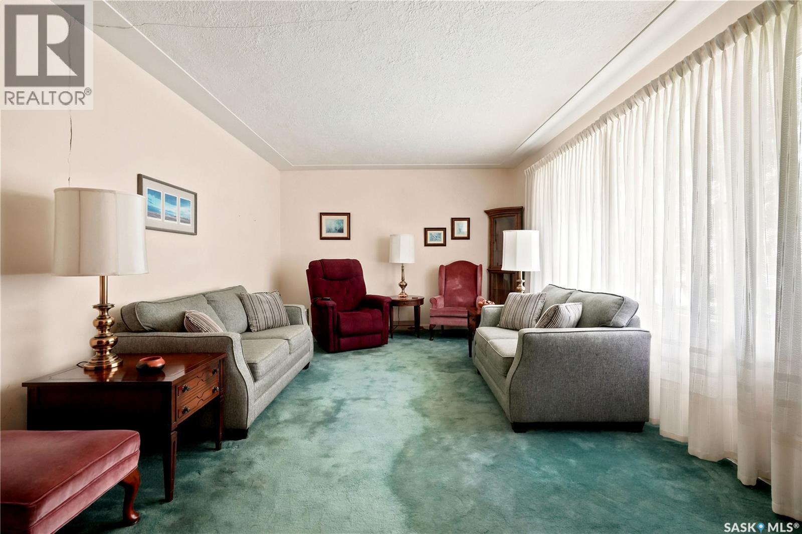 5 Lamont CRESCENT - 4