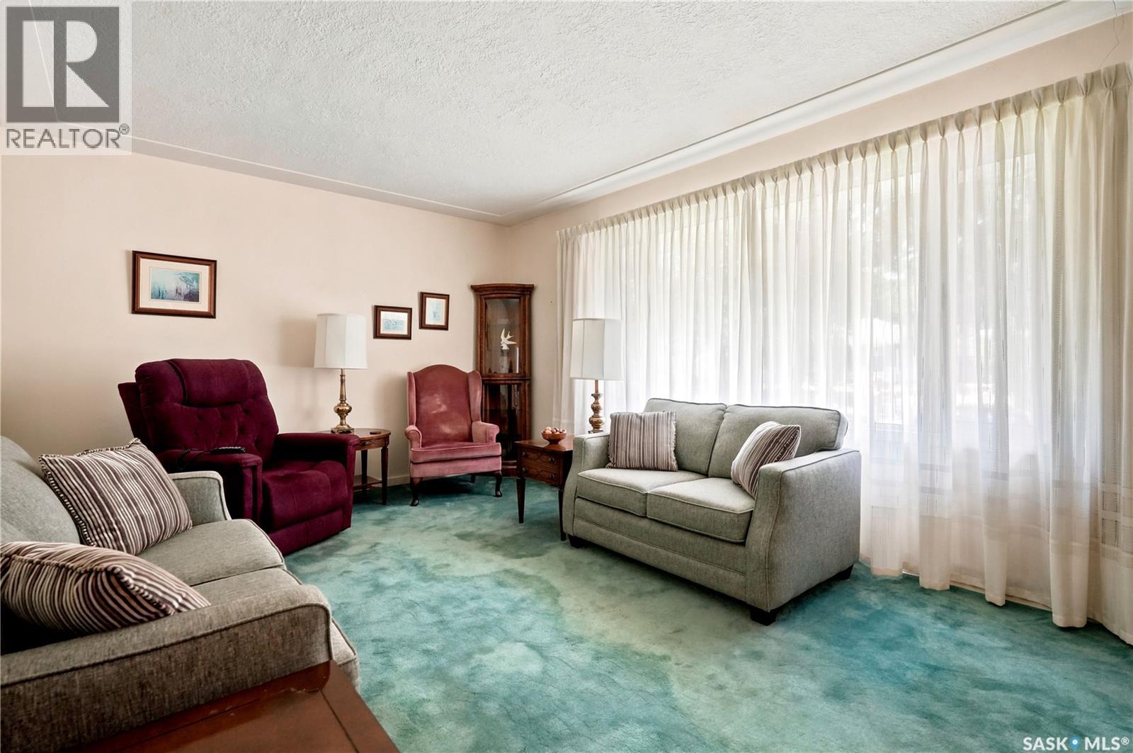 5 Lamont CRESCENT - 5