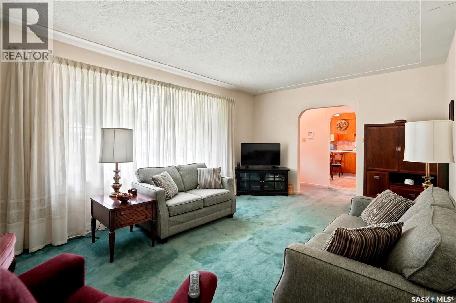 5 Lamont CRESCENT - 6