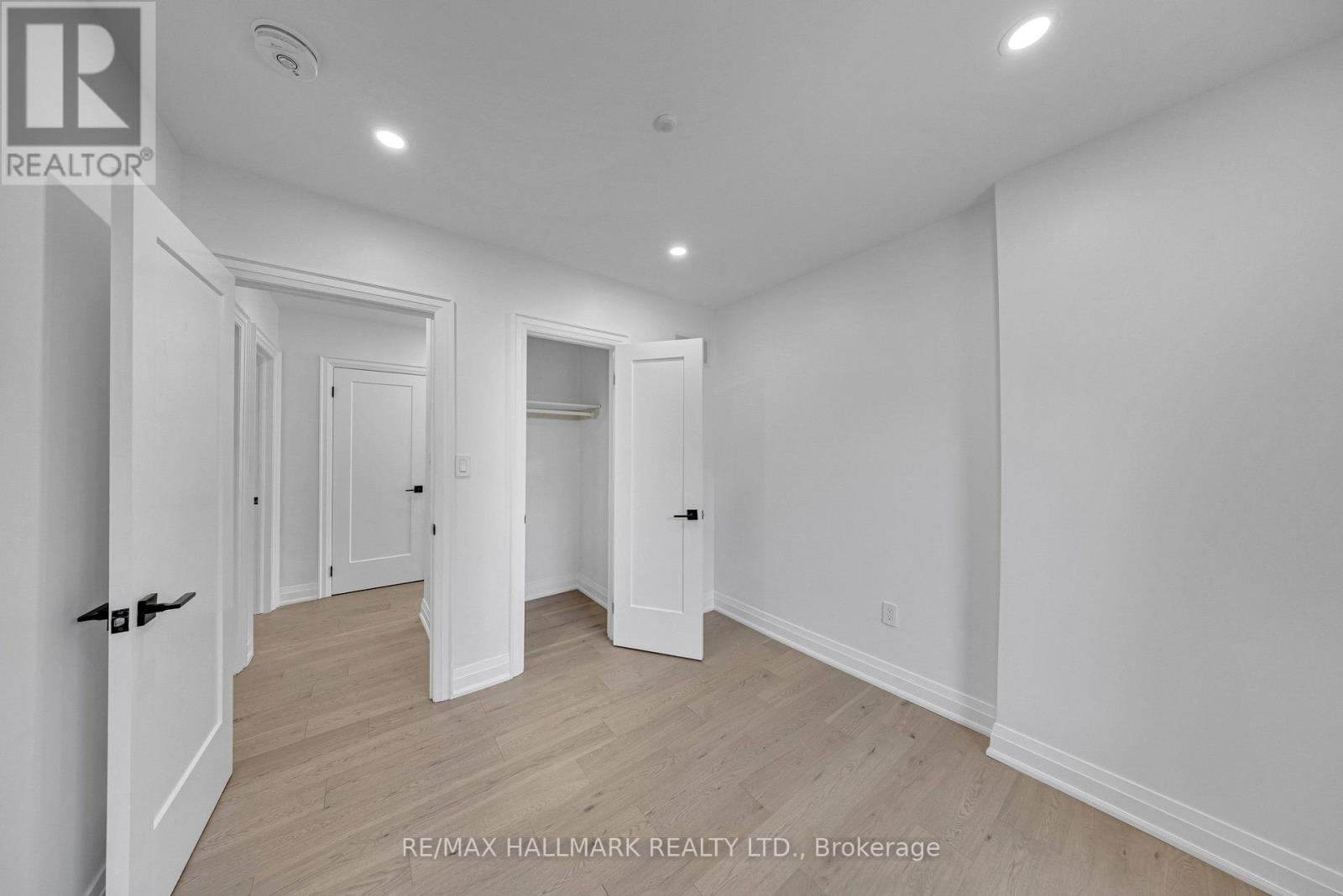 978 MIDLAND AVENUE - 22