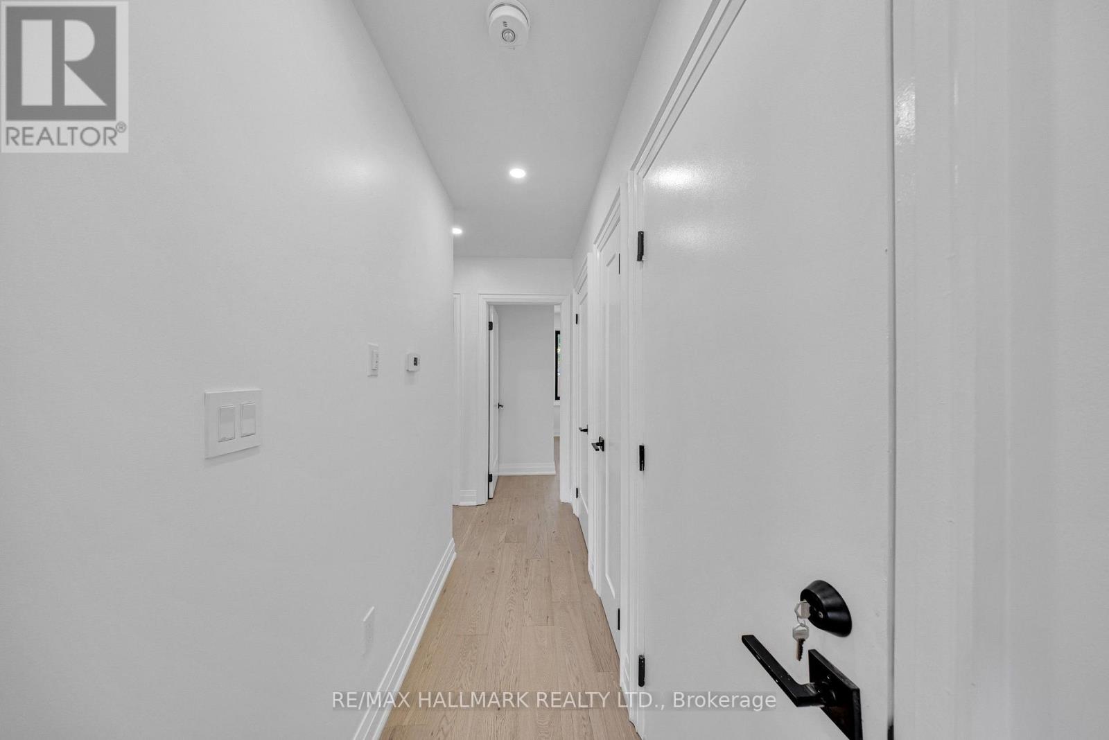 978 MIDLAND AVENUE - 20