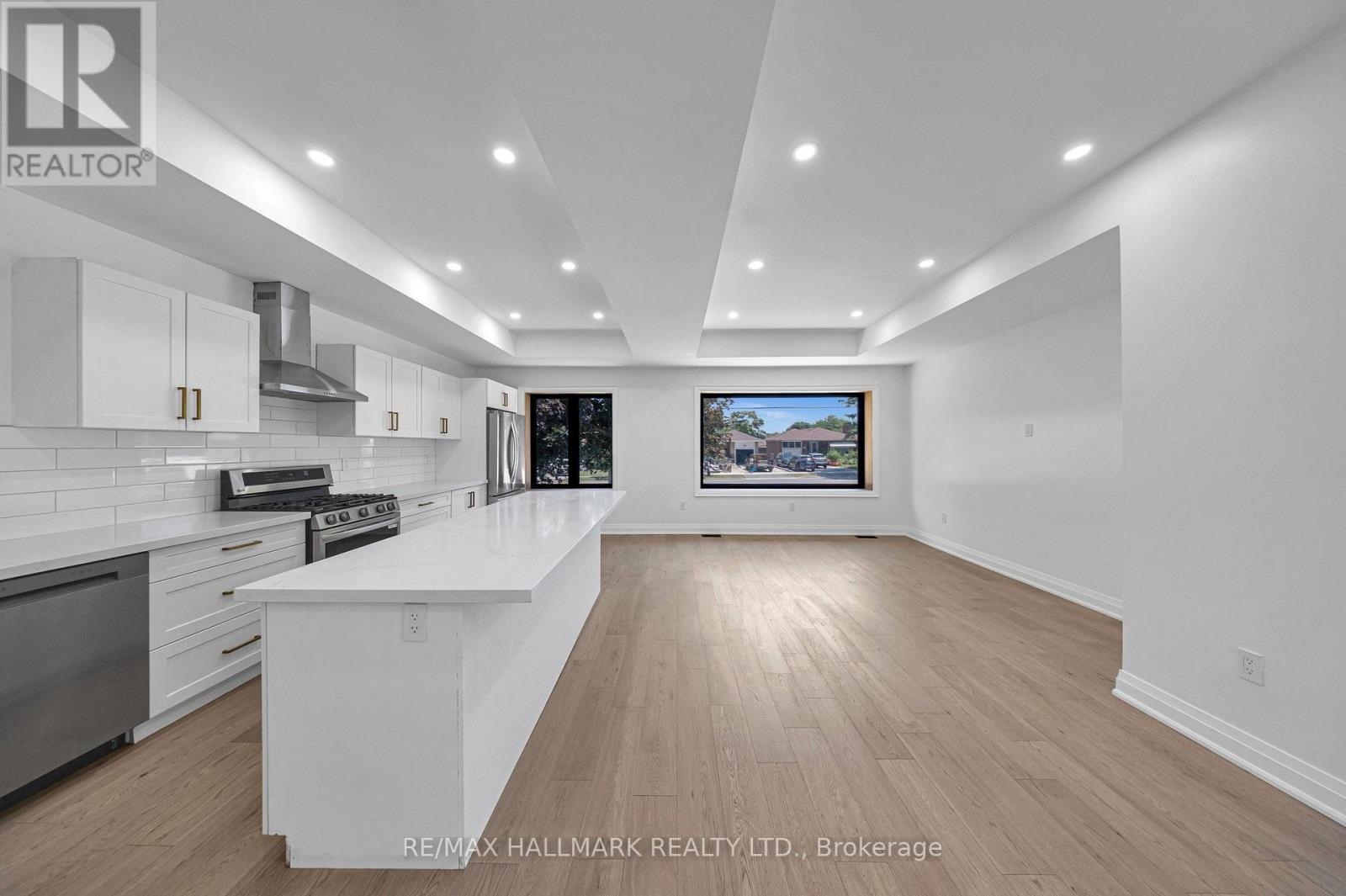 978 MIDLAND AVENUE - 12