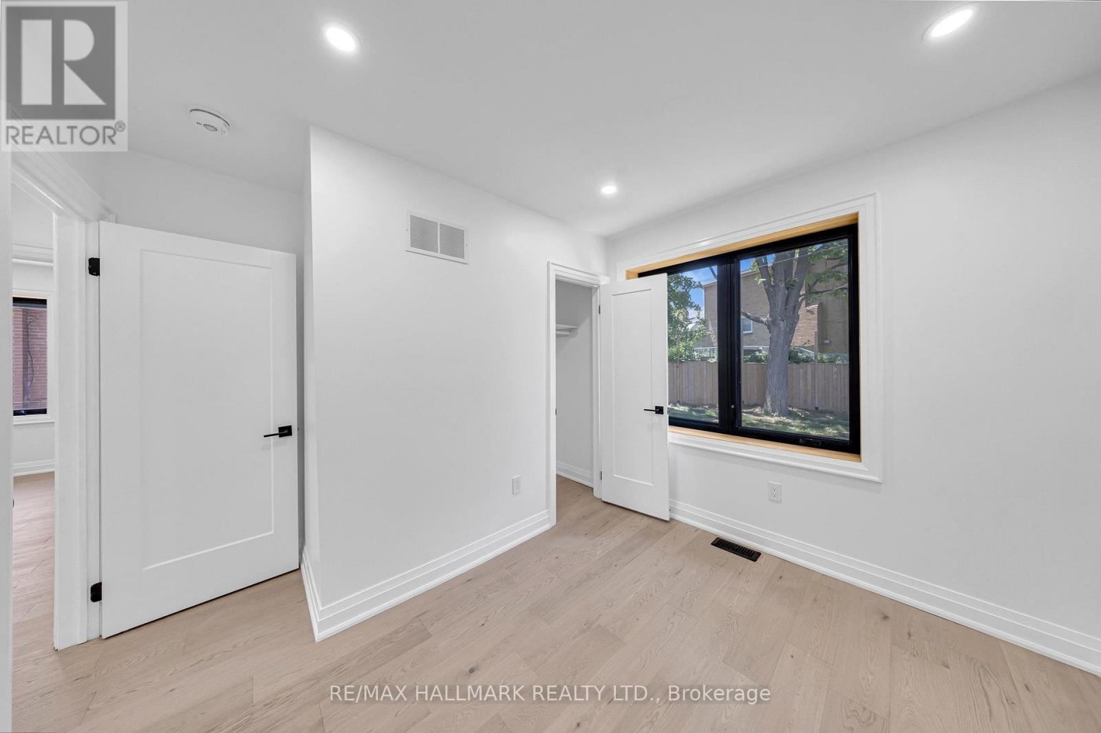 978 MIDLAND AVENUE - 26