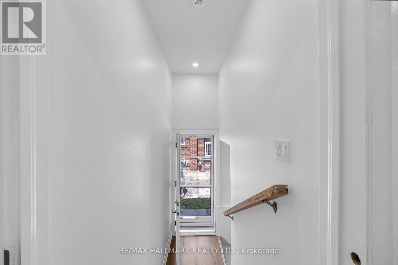978 MIDLAND AVENUE - 29