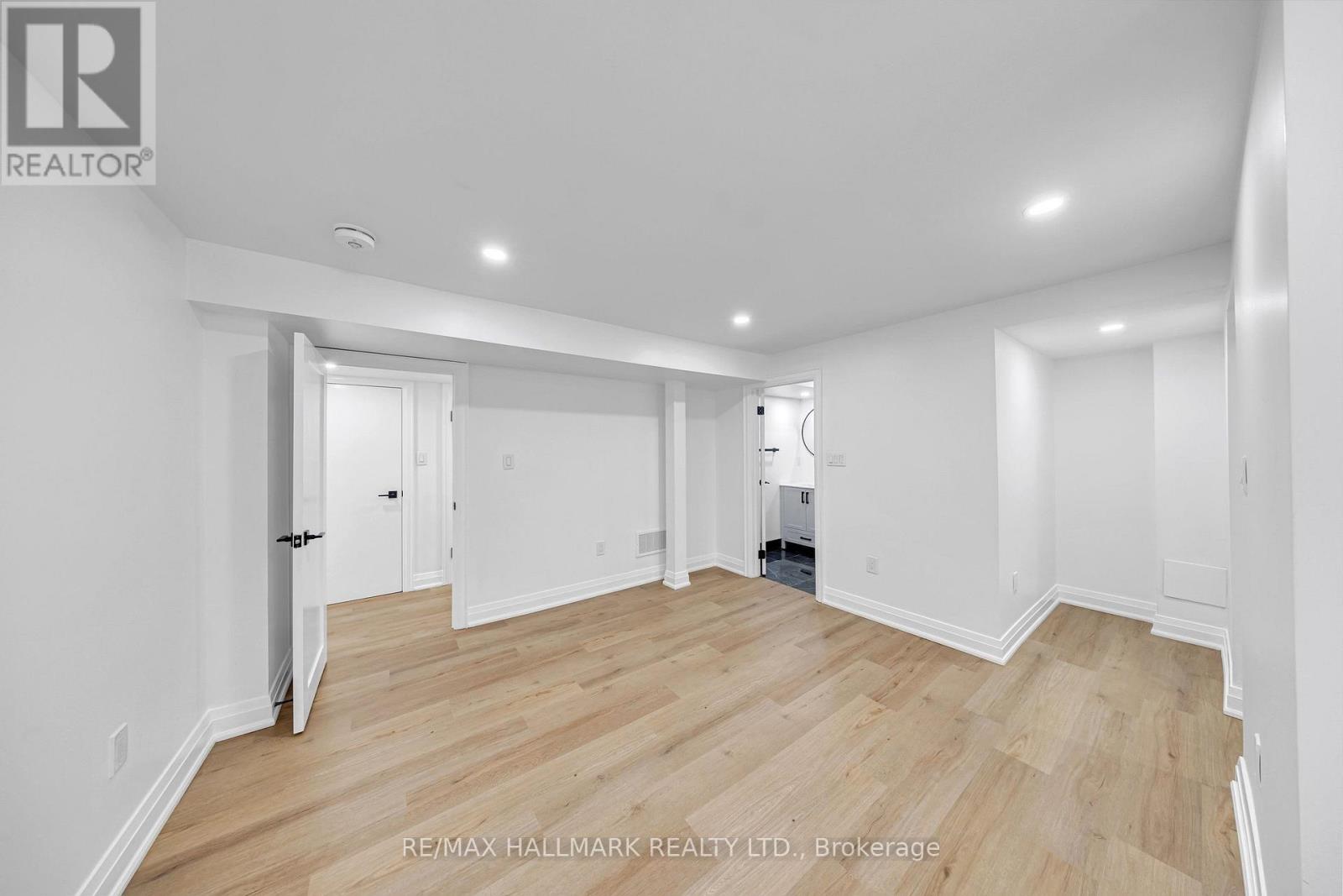 978 MIDLAND AVENUE - 38