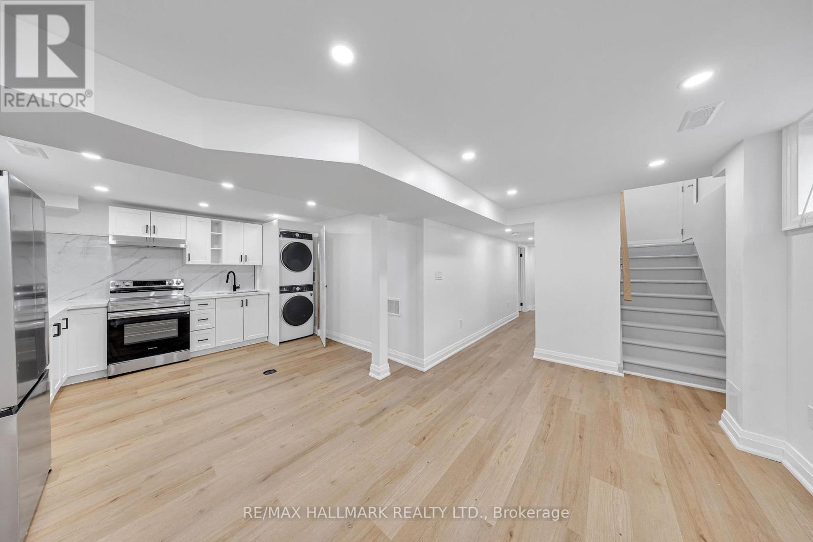 978 MIDLAND AVENUE - 34