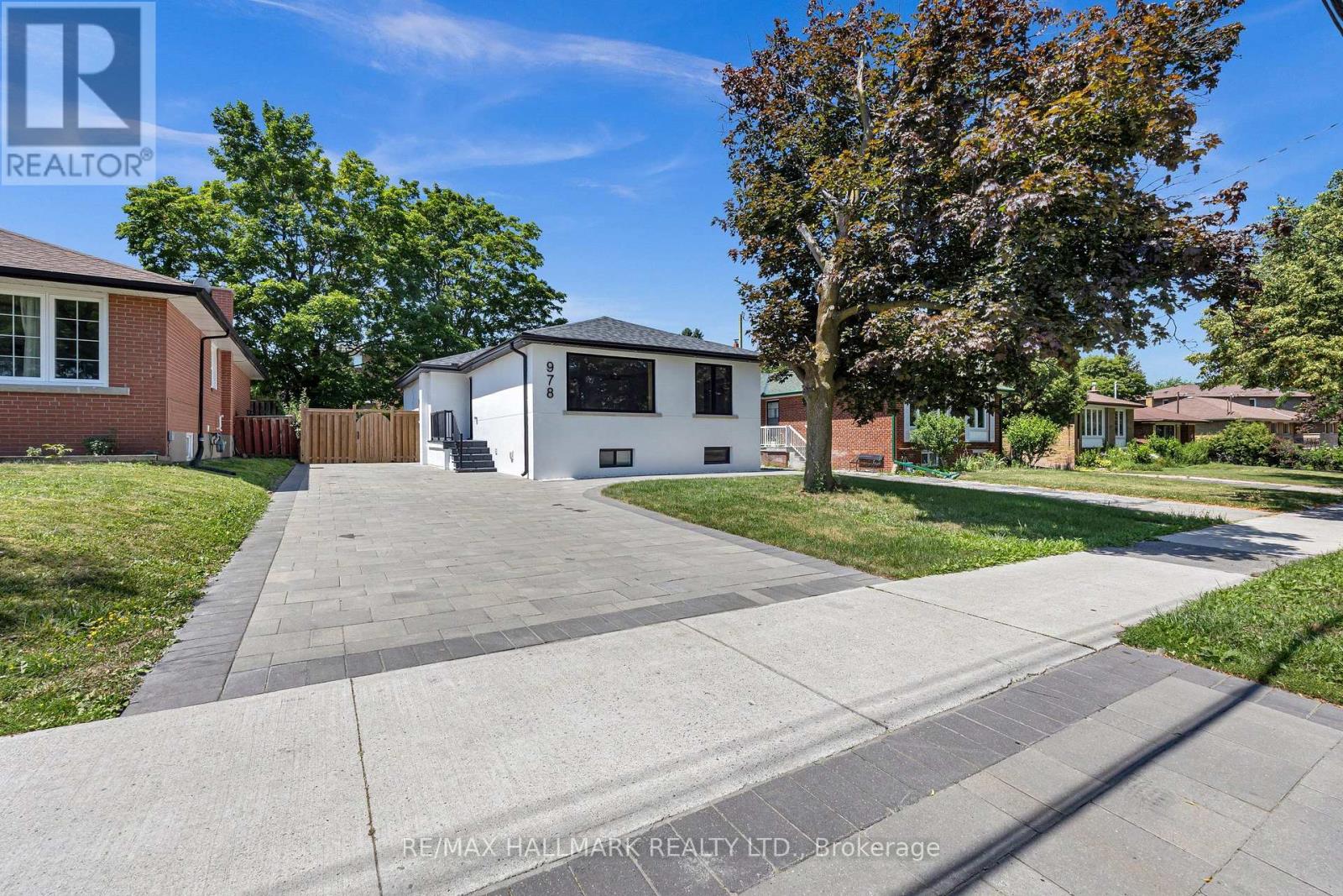978 MIDLAND AVENUE - 2
