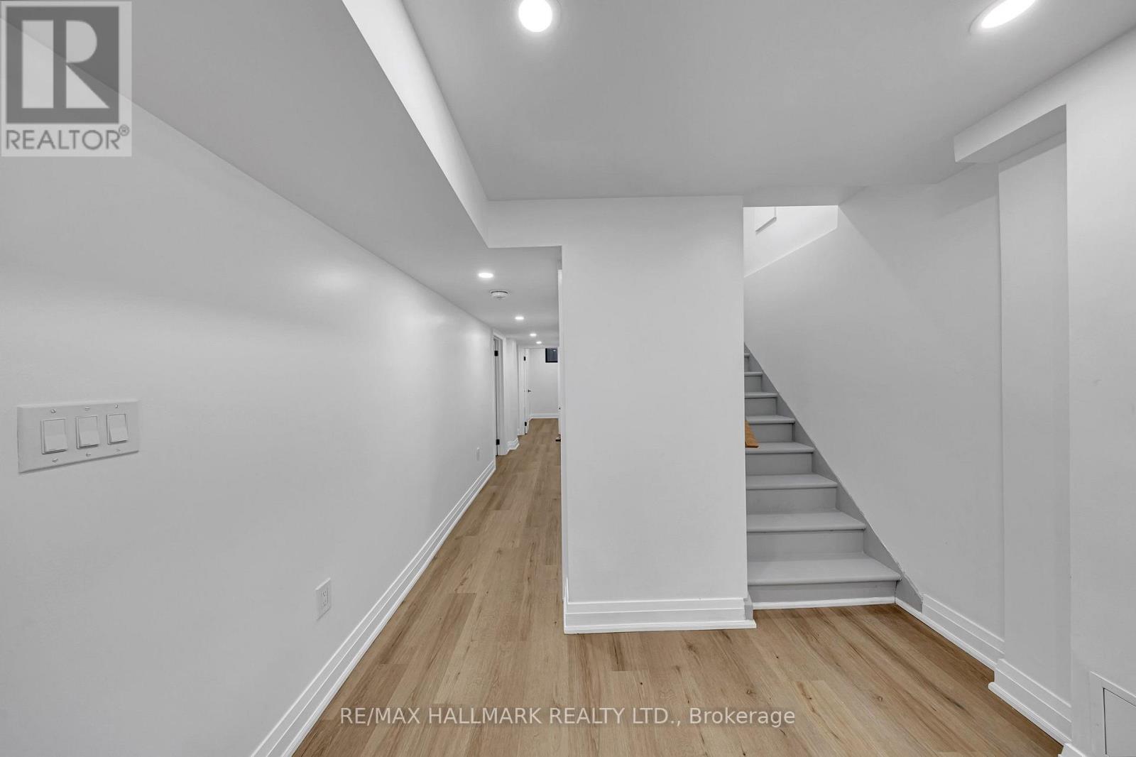 978 MIDLAND AVENUE - 35