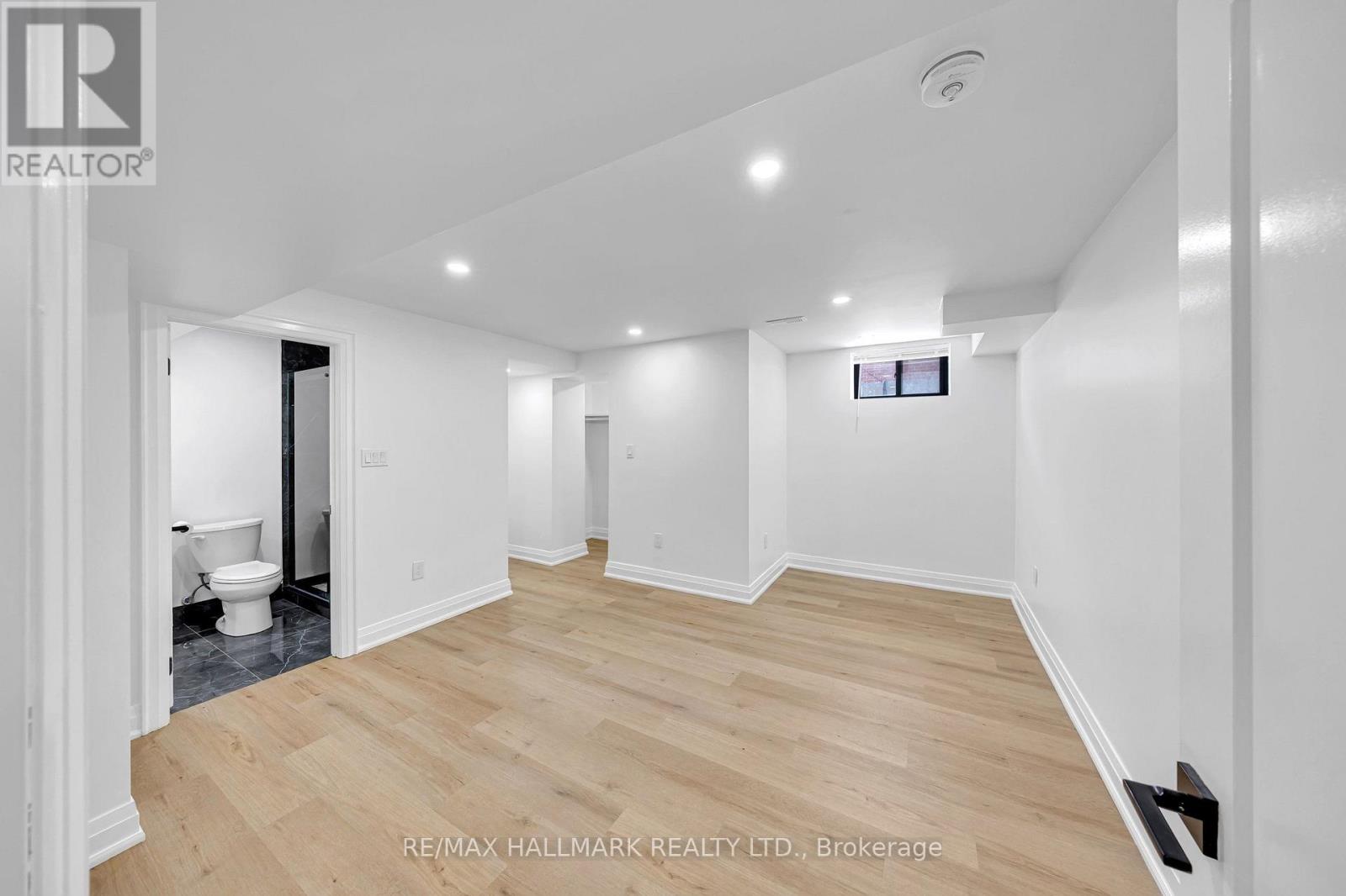 978 MIDLAND AVENUE - 36
