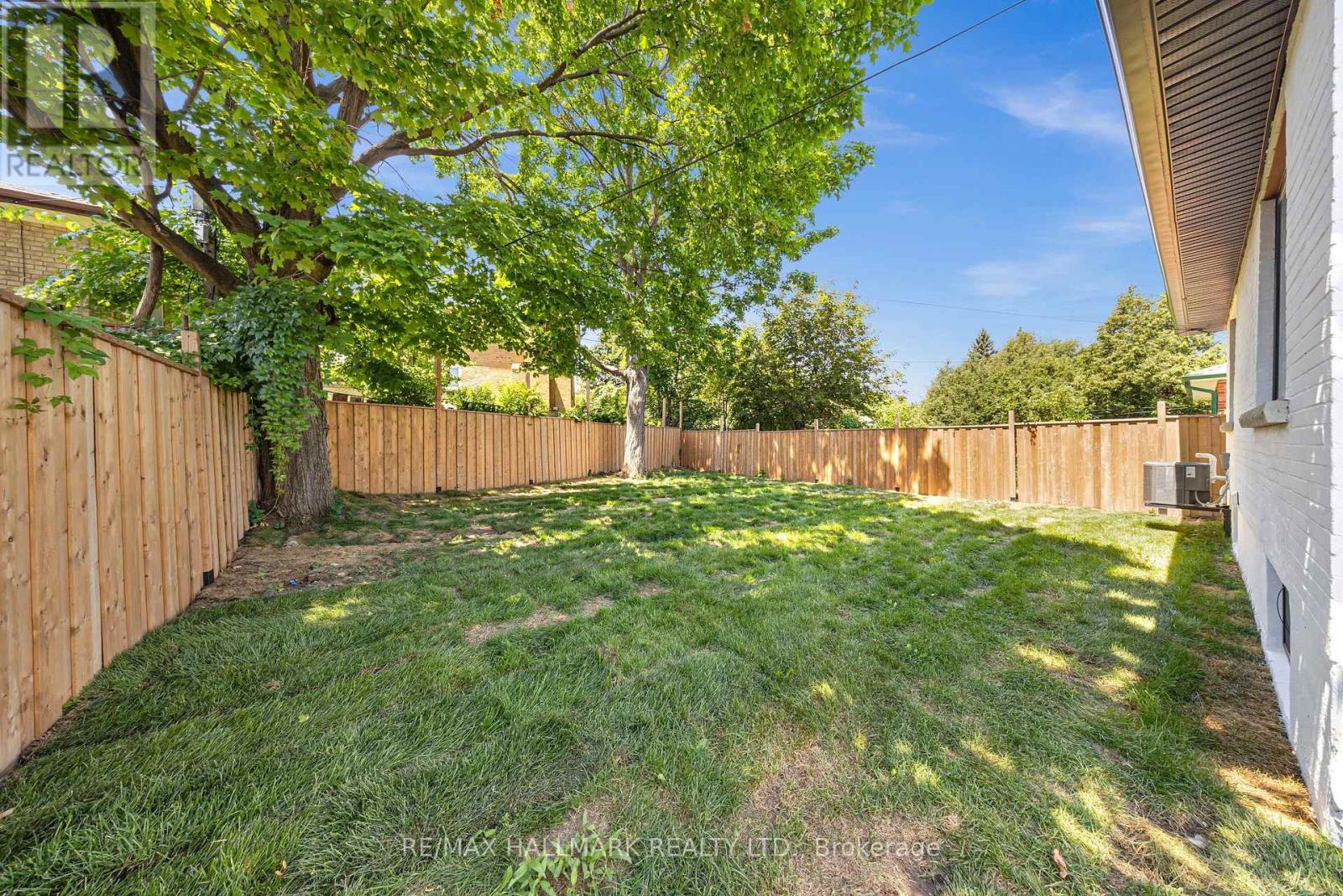 978 MIDLAND AVENUE - 8