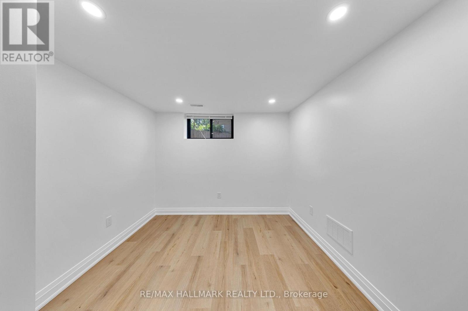 978 MIDLAND AVENUE - 43
