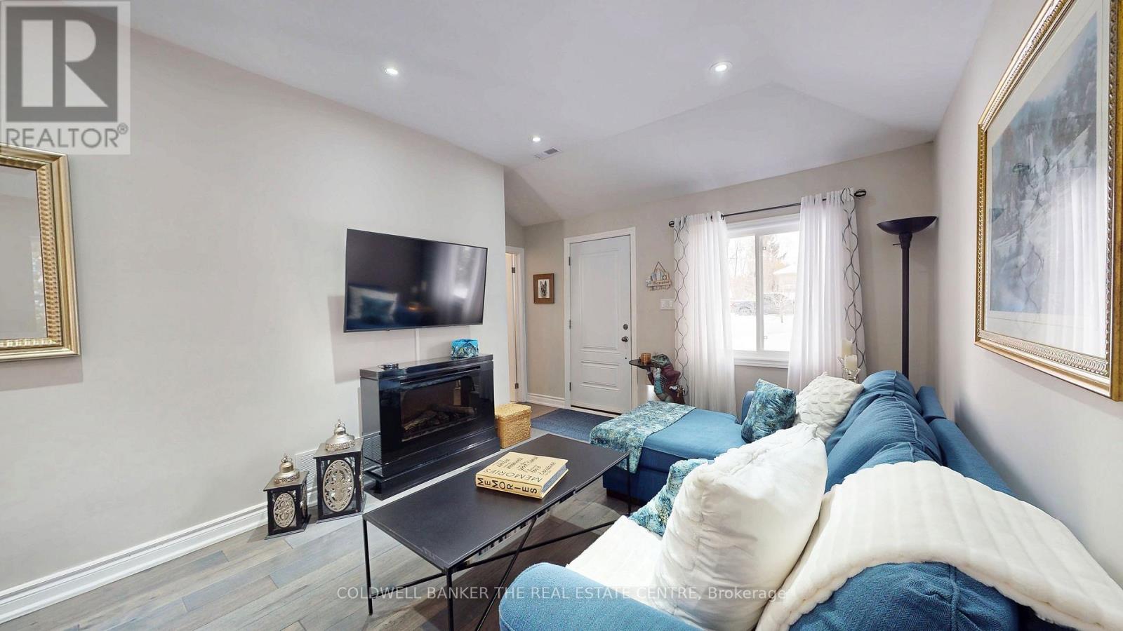 761 CHURCHILL LANE - 11