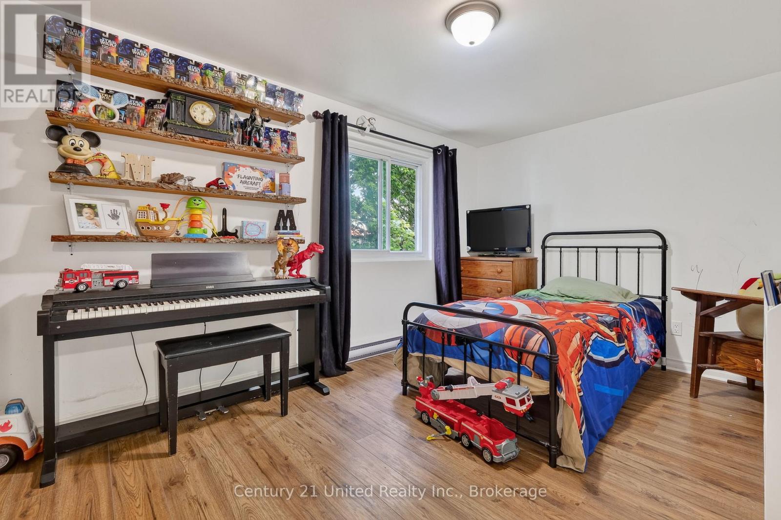 42 PEACOCK BOULEVARD - 24