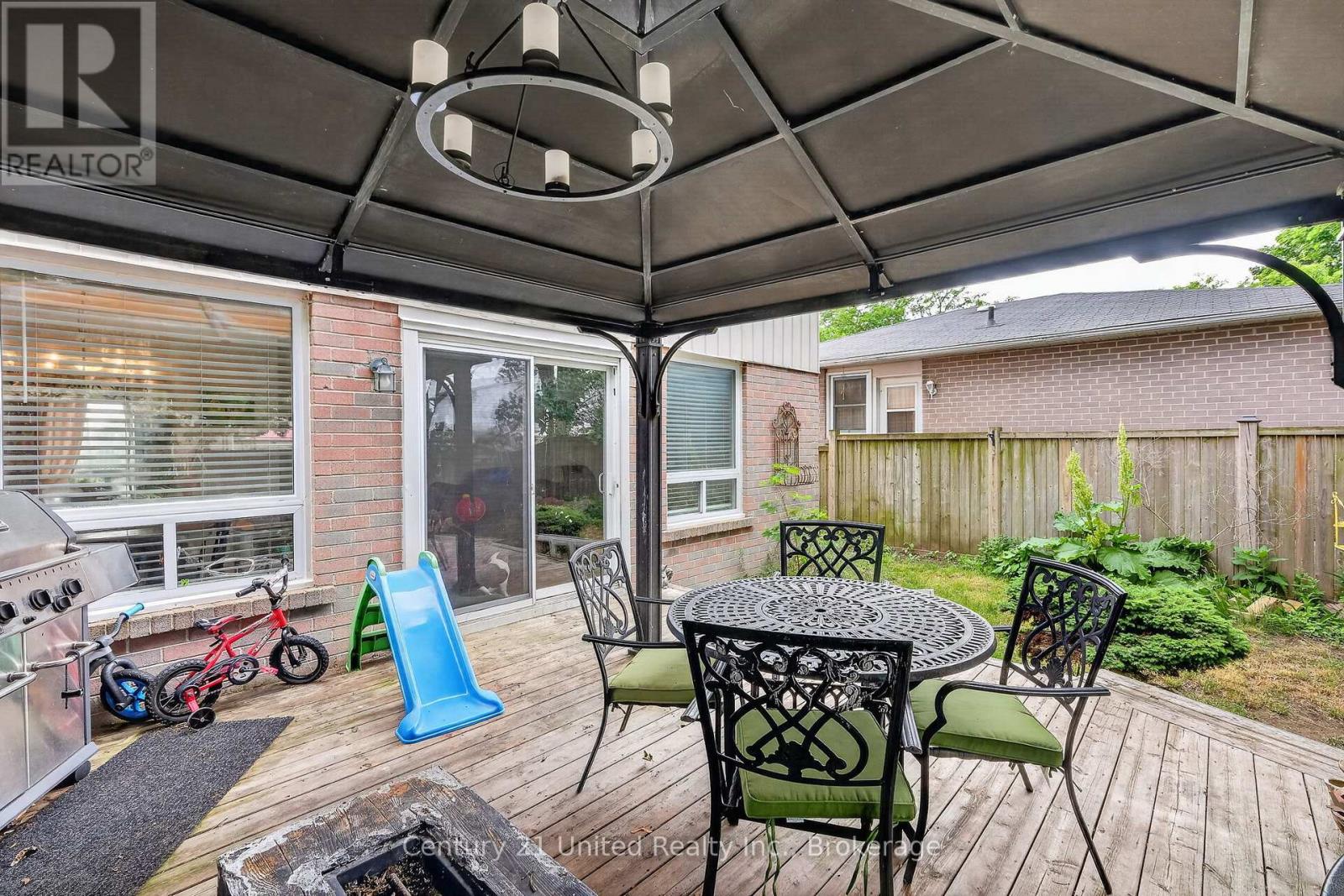 42 PEACOCK BOULEVARD - 31