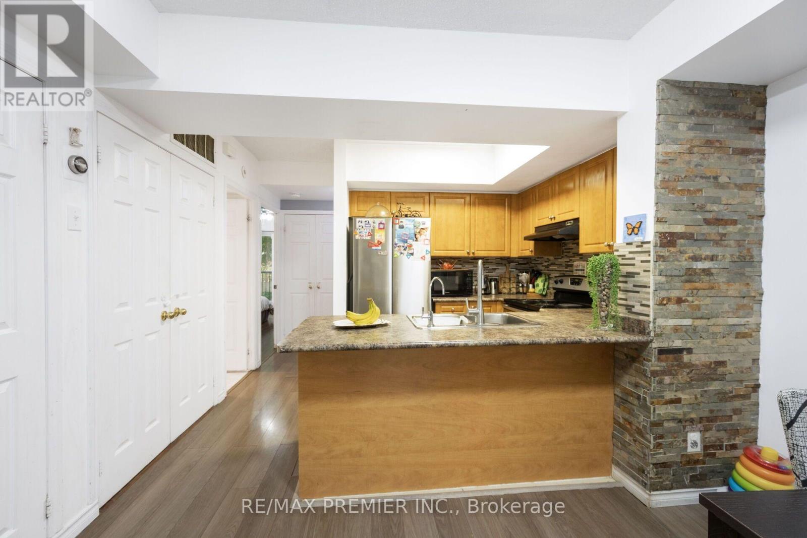 #2072 3041 FINCH AVENUE W - 13