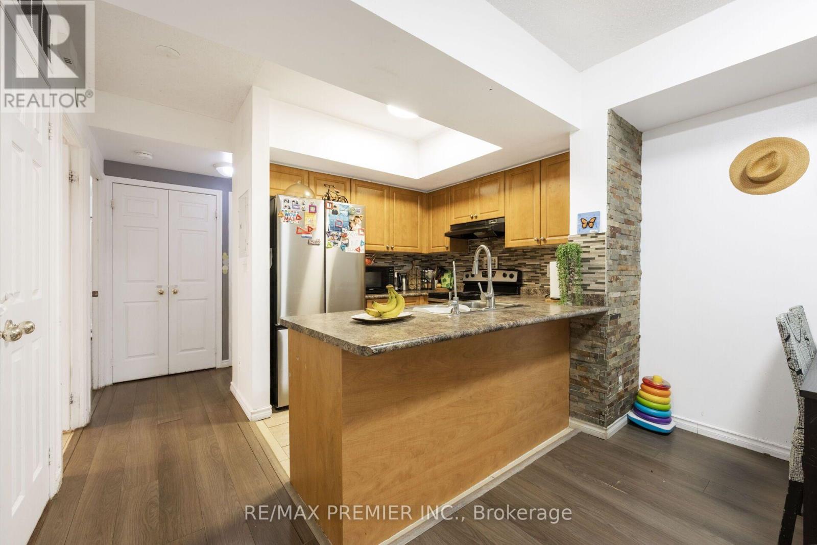 #2072 3041 FINCH AVENUE W - 14