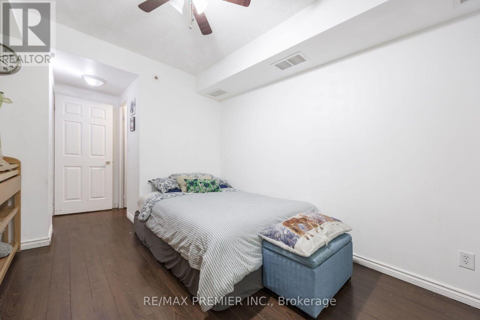 #2072 3041 FINCH AVENUE W - 16