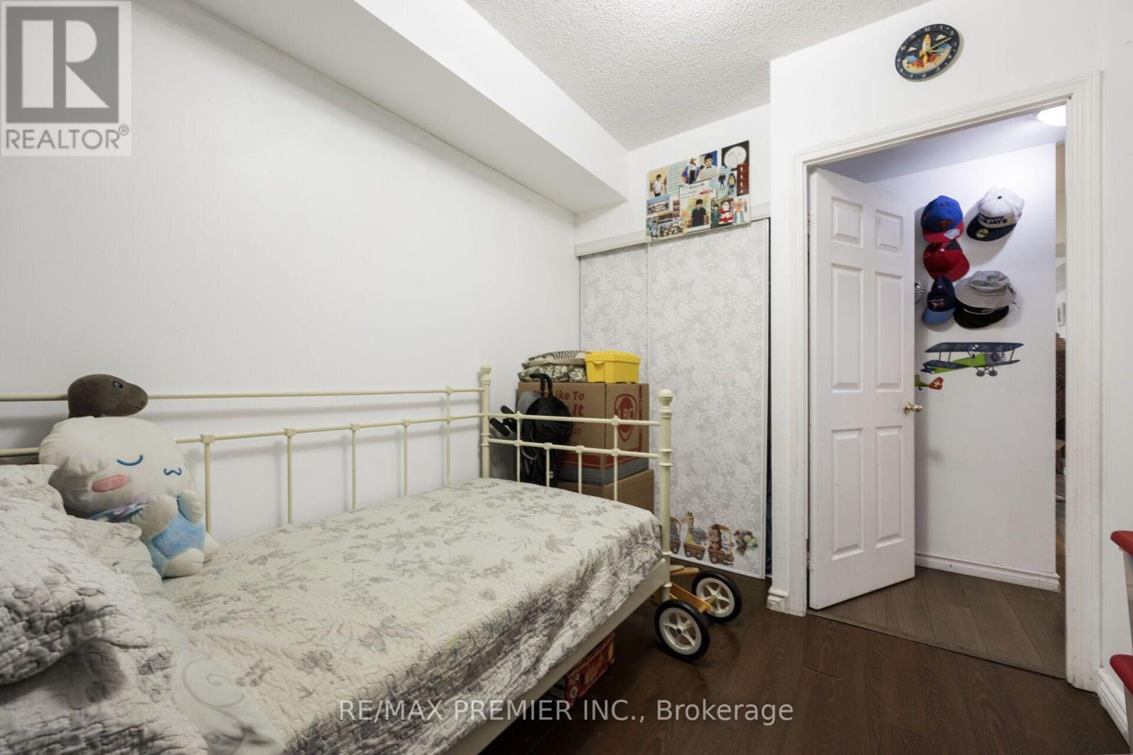 #2072 3041 FINCH AVENUE W - 21
