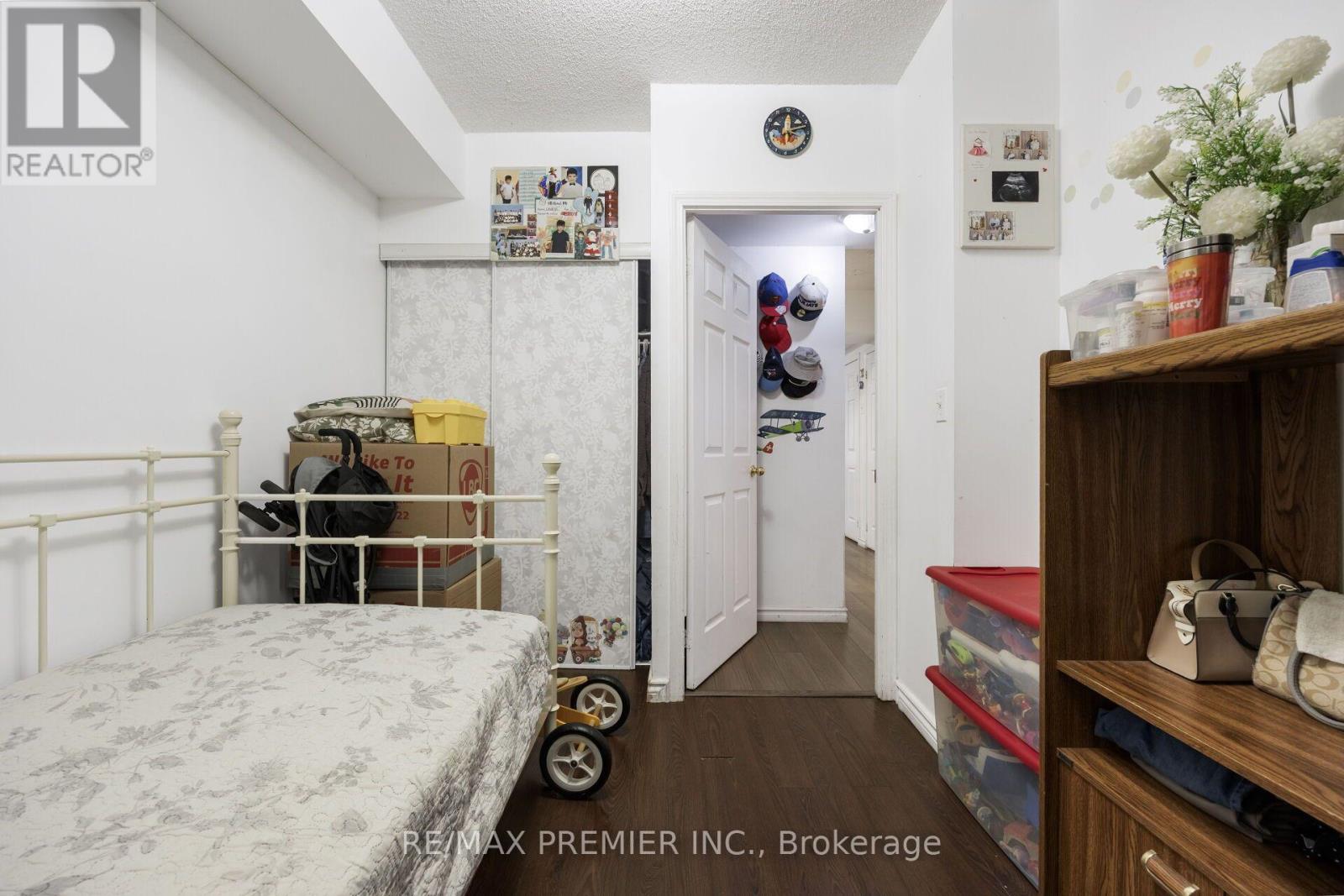 #2072 3041 FINCH AVENUE W - 22
