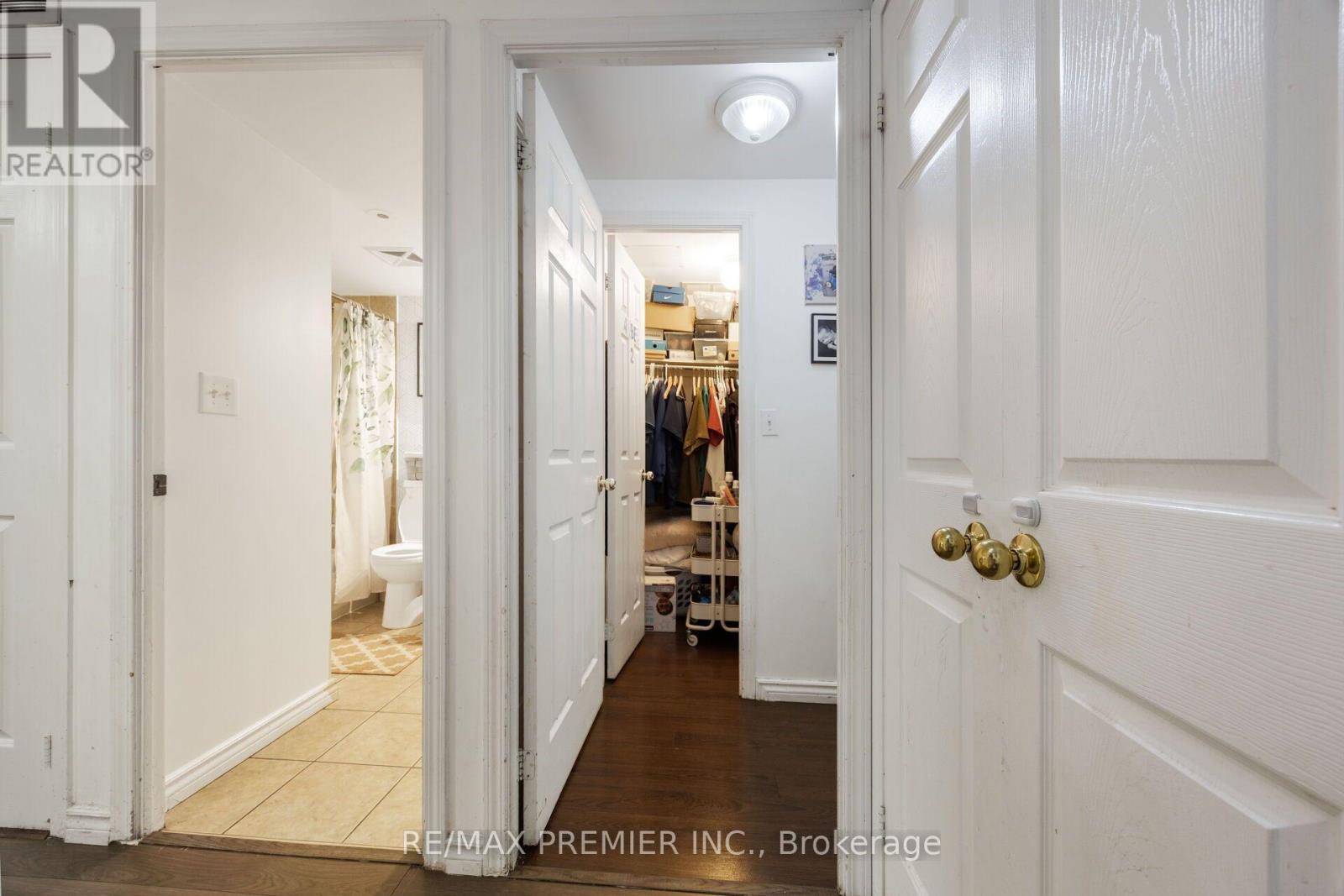 #2072 3041 FINCH AVENUE W - 24
