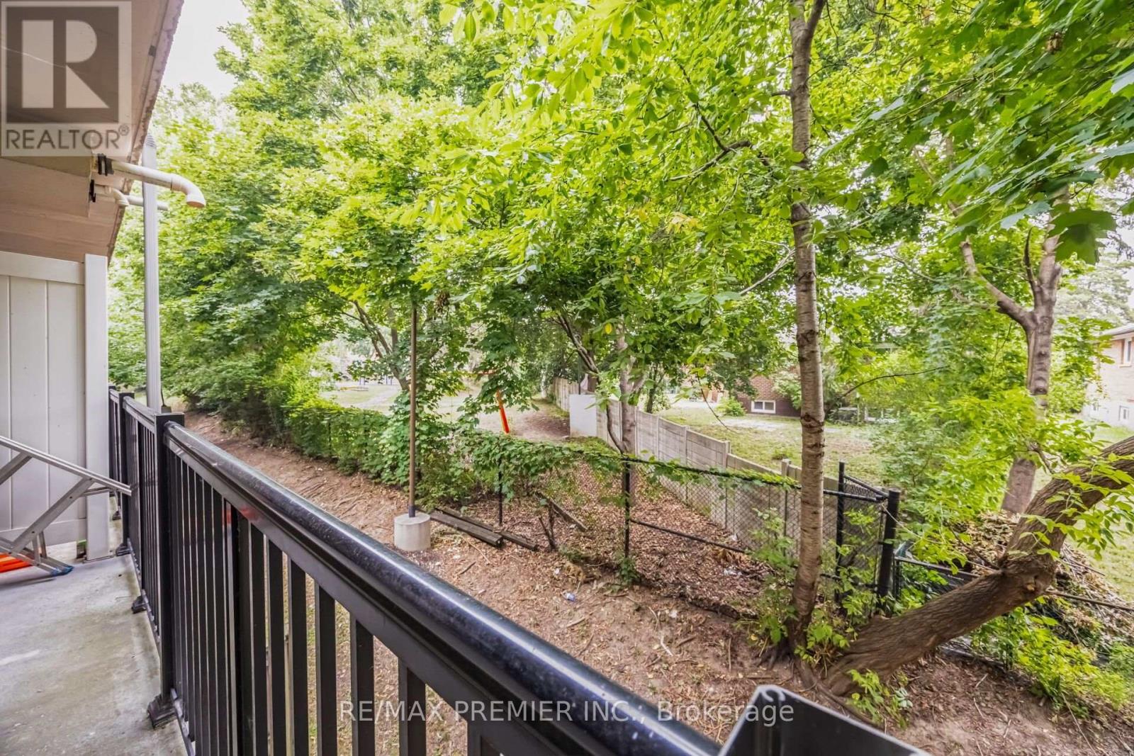 #2072 3041 FINCH AVENUE W - 32