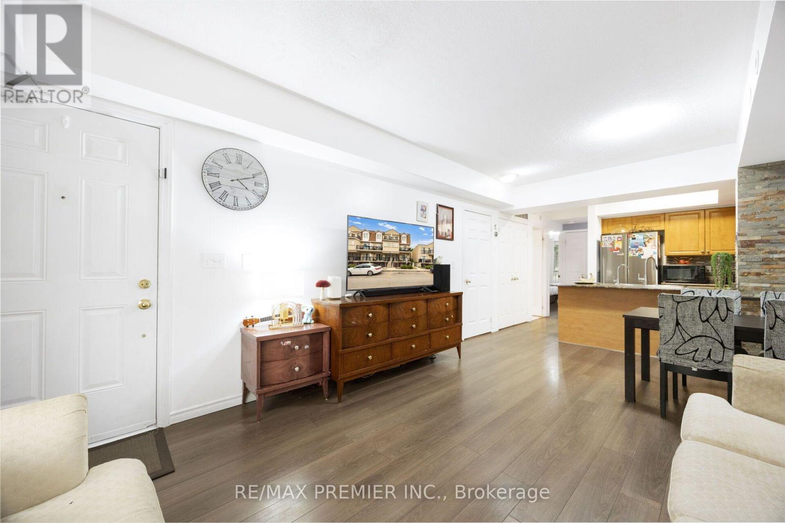 #2072 3041 FINCH AVENUE W - 9
