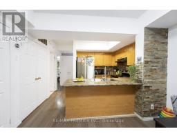 2072 - 3041 Finch Avenue W, Toronto, ON M9M0A4 Photo 13