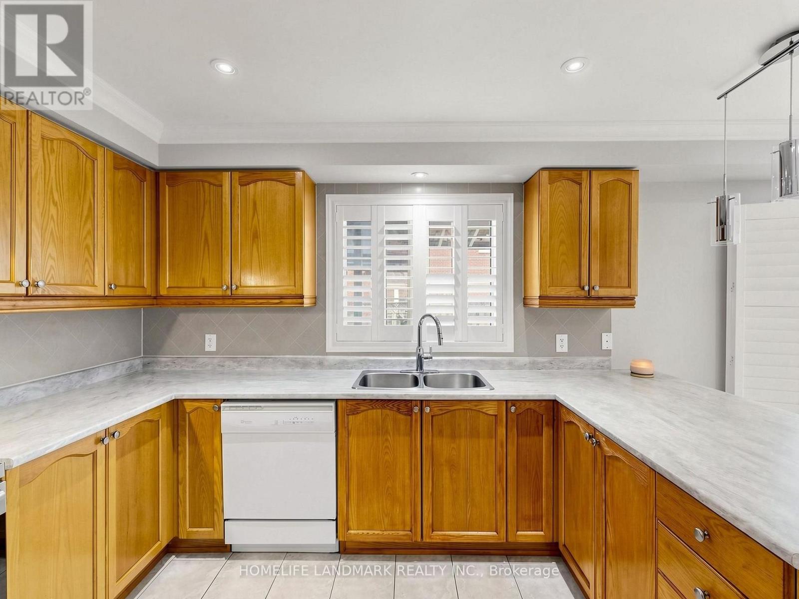 19 CITRONELLA LANE - 19