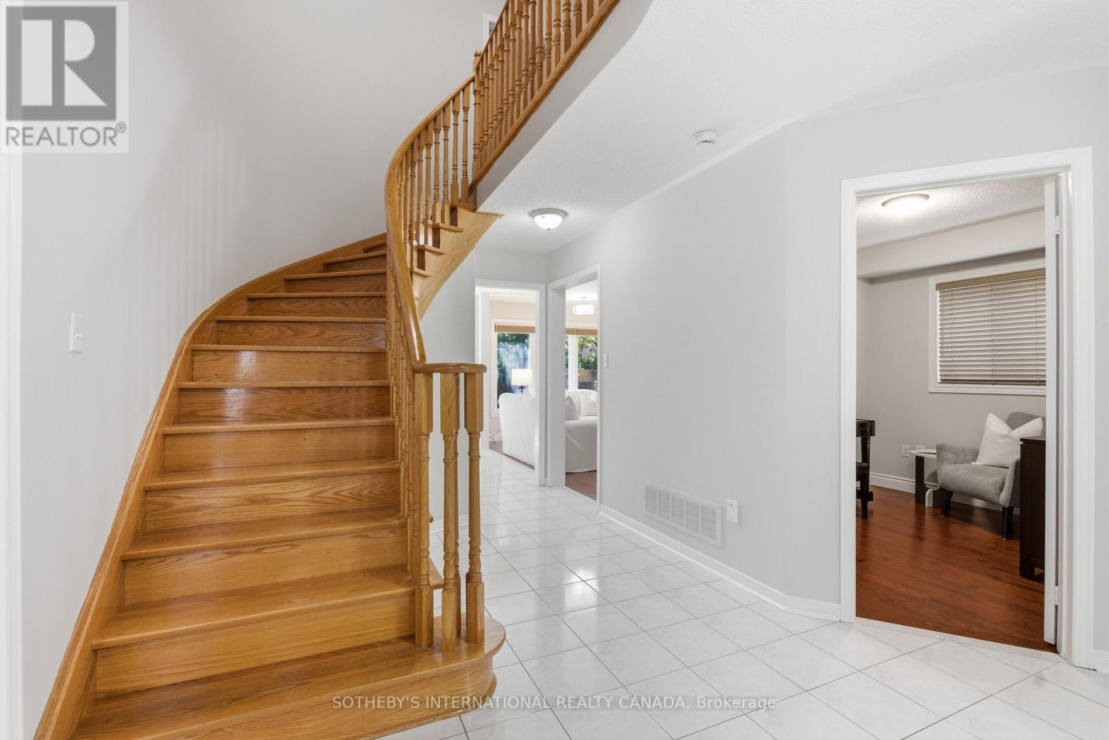 5550 MIDDLEPORT CRESCENT N - 14