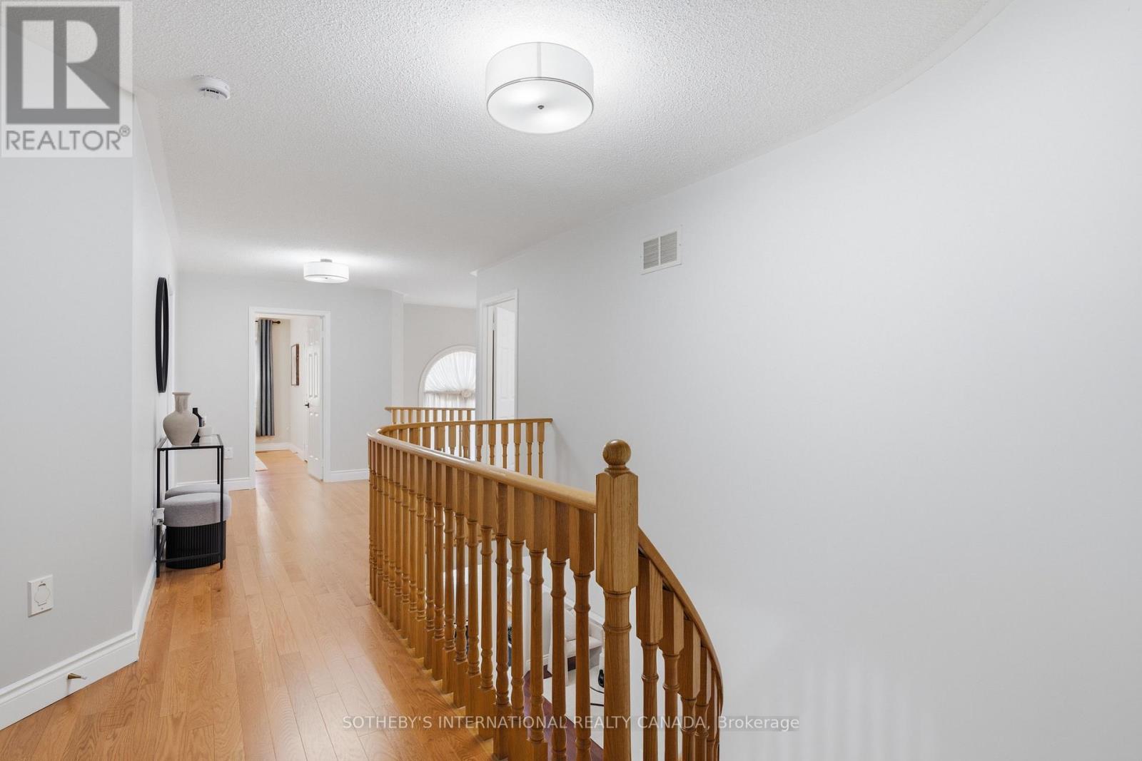 5550 MIDDLEPORT CRESCENT N - 27