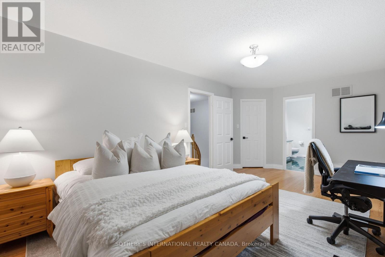5550 MIDDLEPORT CRESCENT N - 32