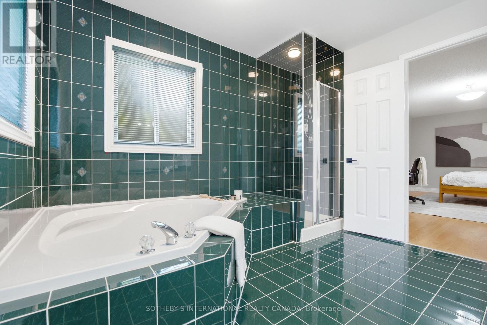 5550 MIDDLEPORT CRESCENT N - 34