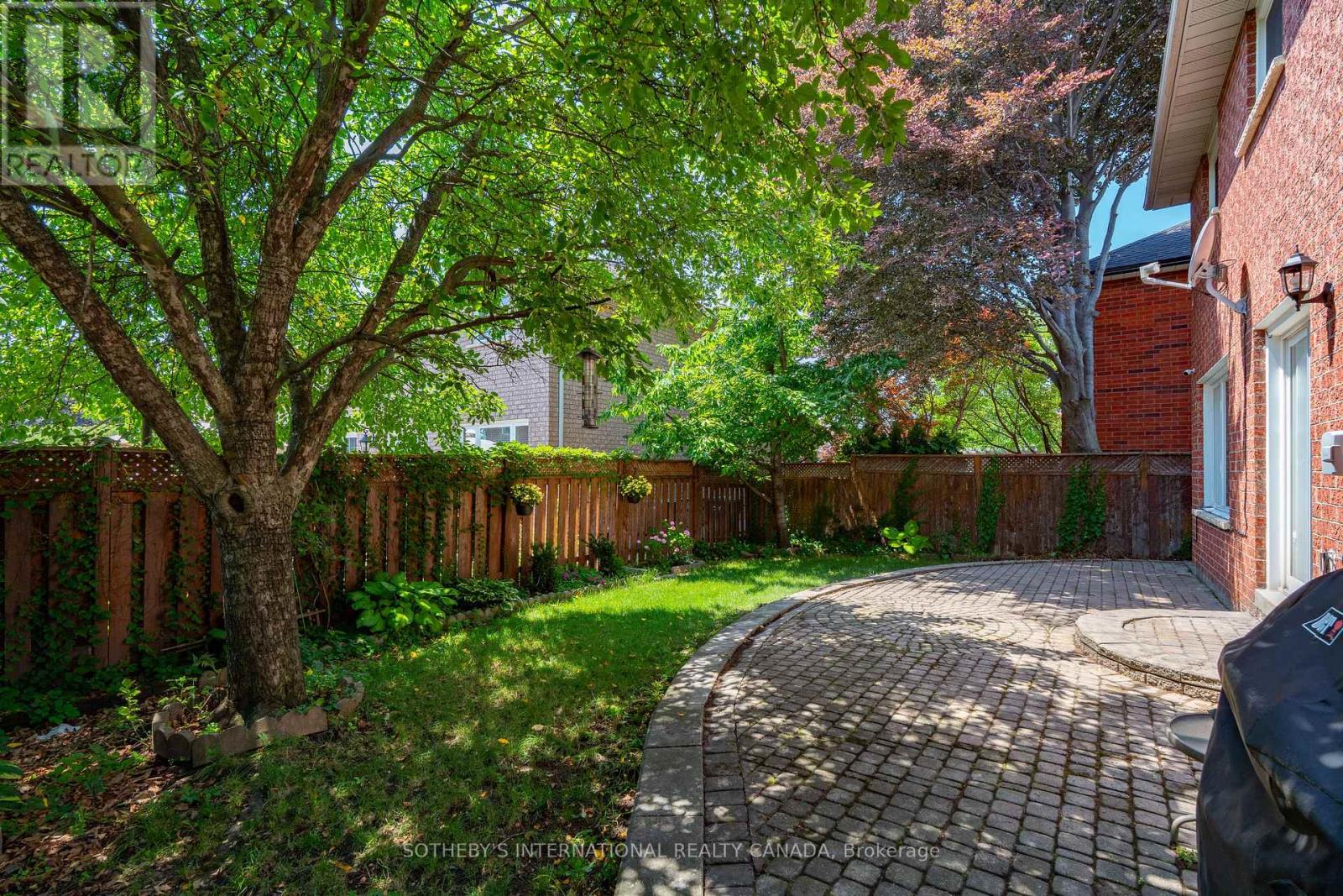 5550 MIDDLEPORT CRESCENT N - 5