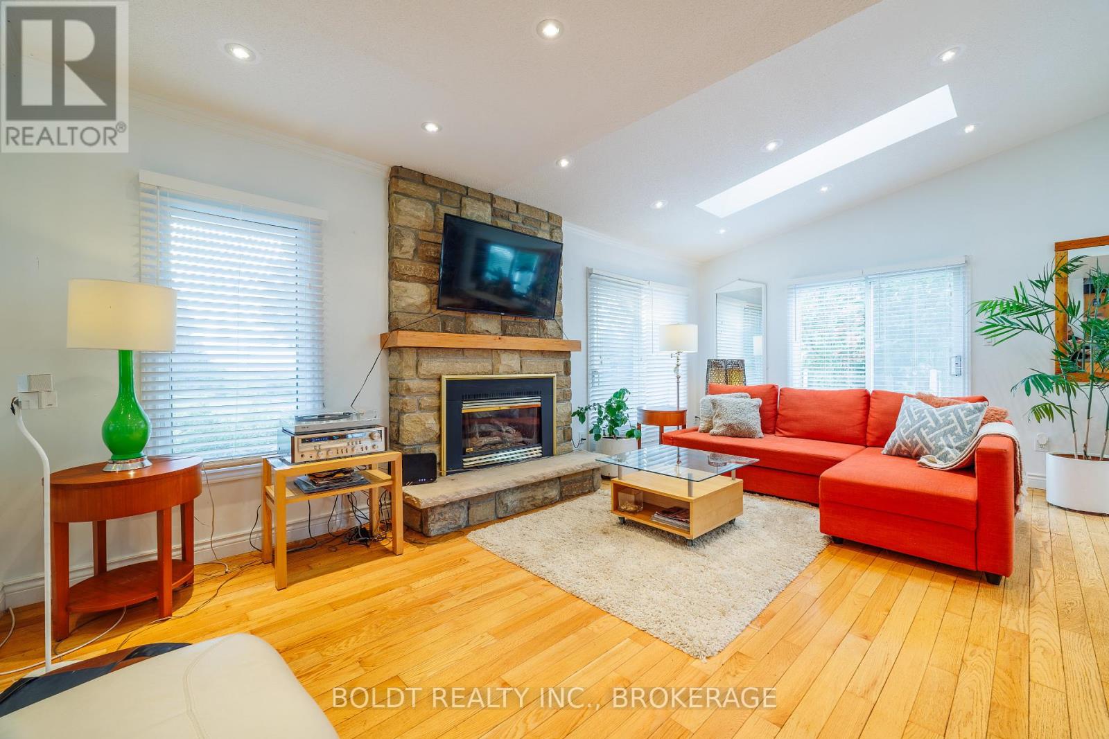 5832 5TH SIDE ROAD - 19