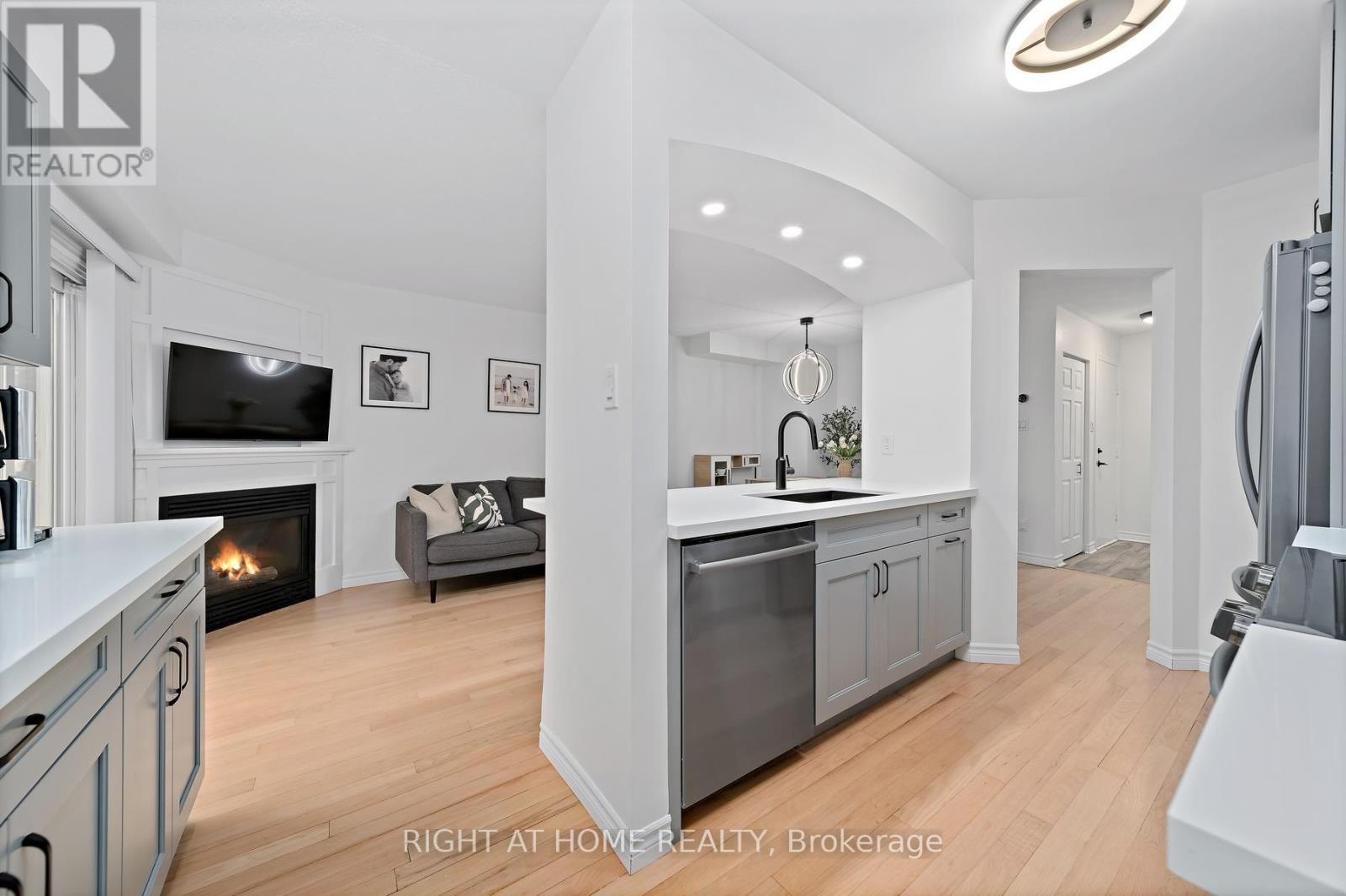 53 COREY CIRCLE - 14
