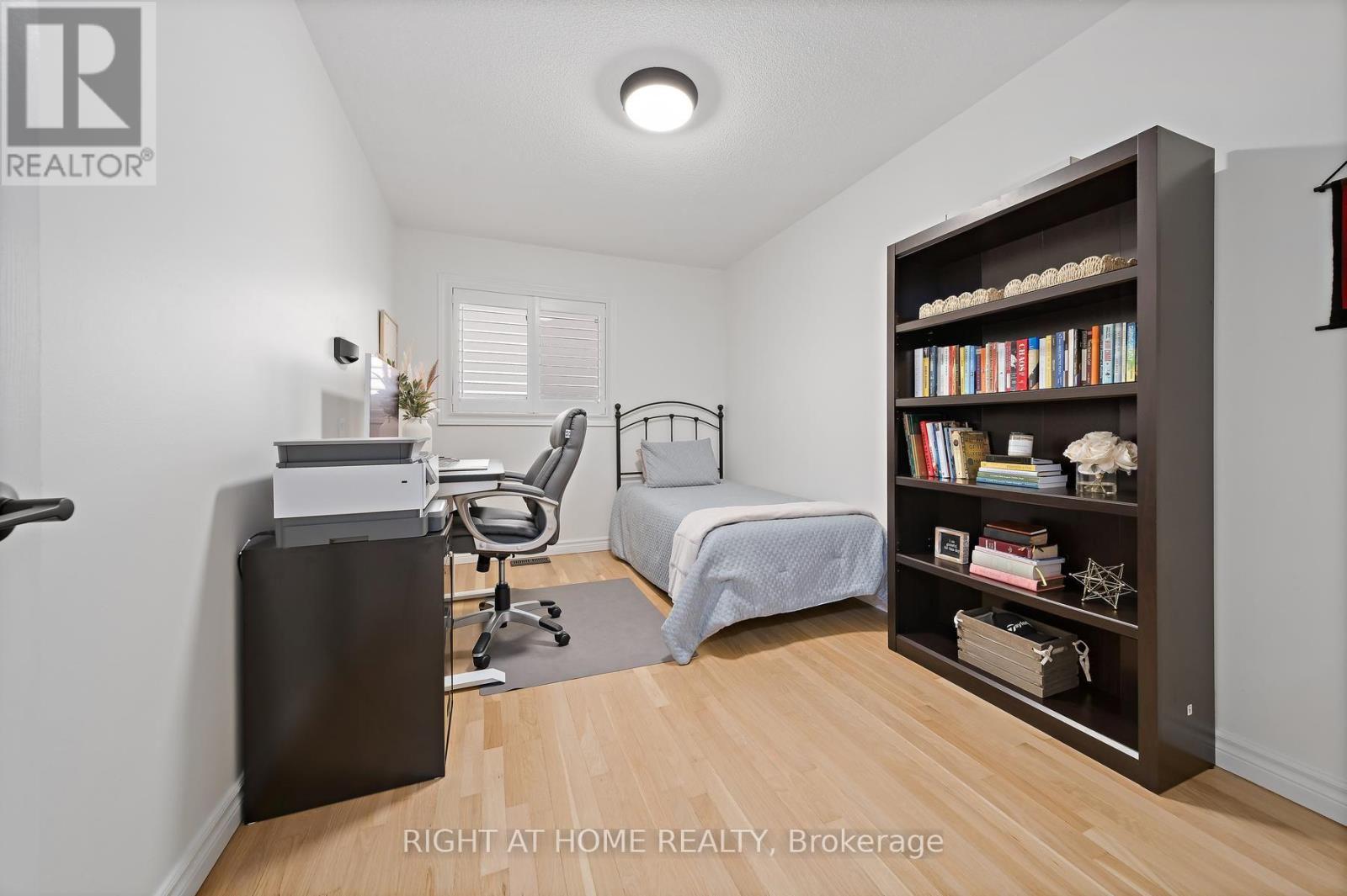 53 COREY CIRCLE - 25