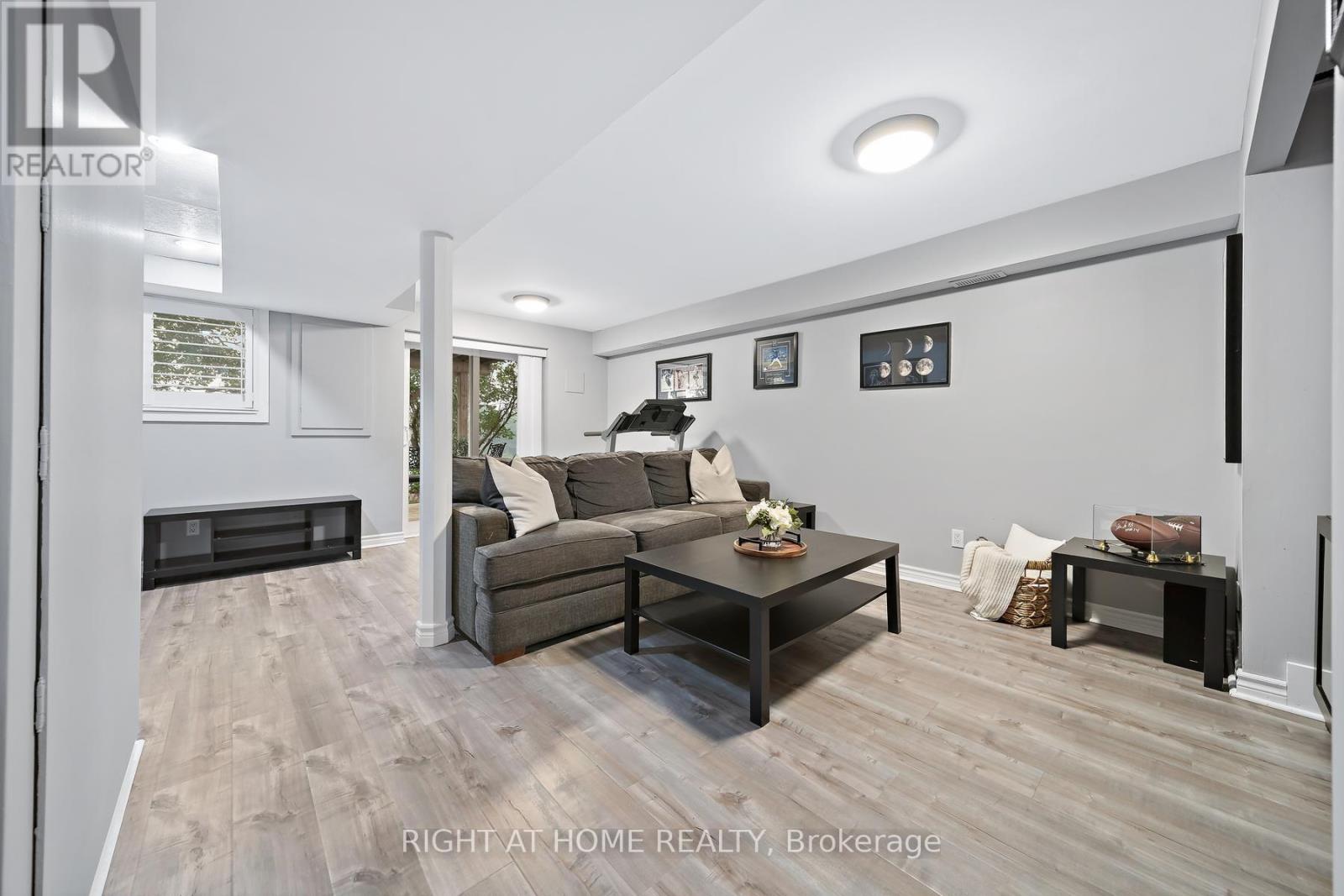 53 COREY CIRCLE - 27