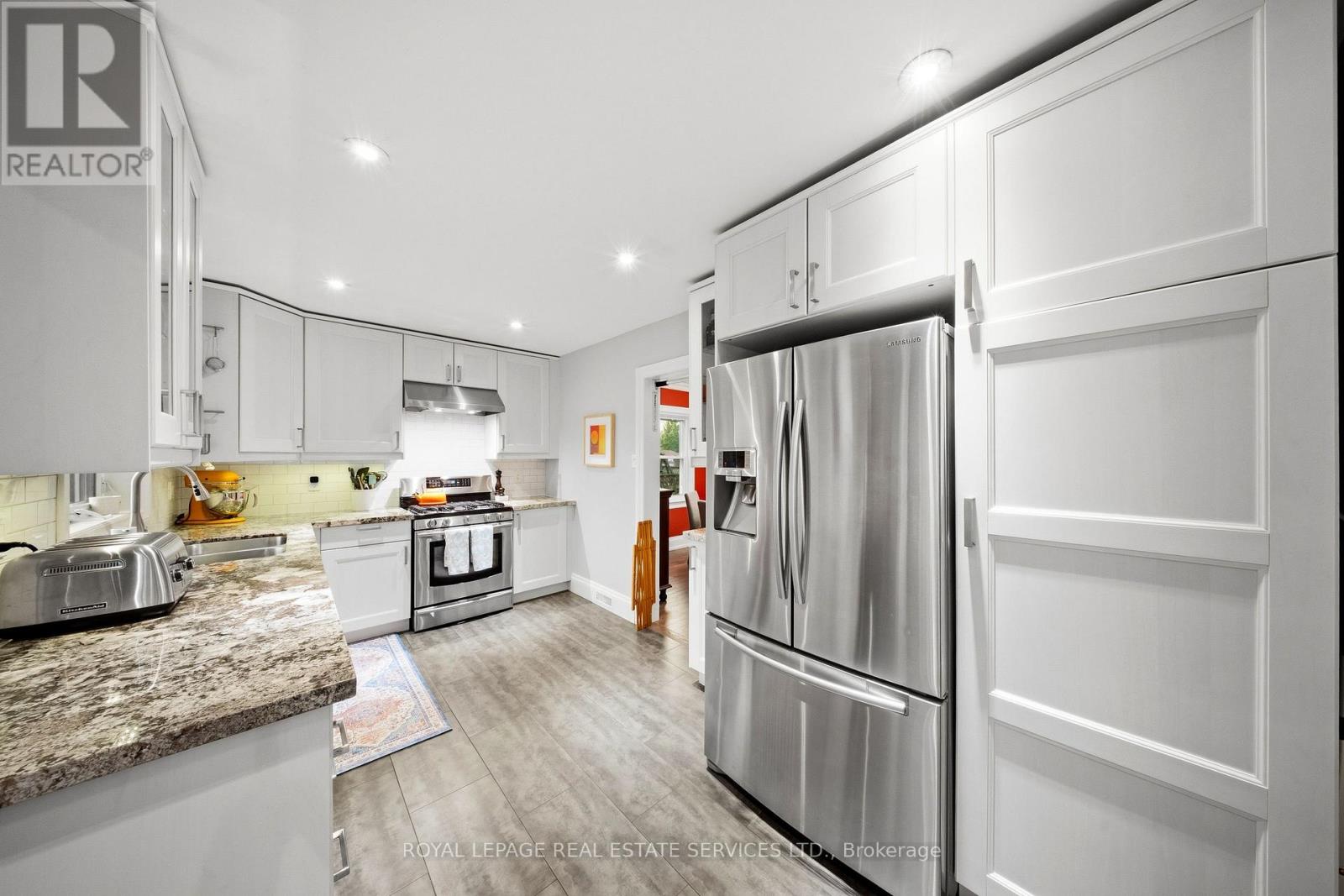 99 FOCH AVENUE - Image 12