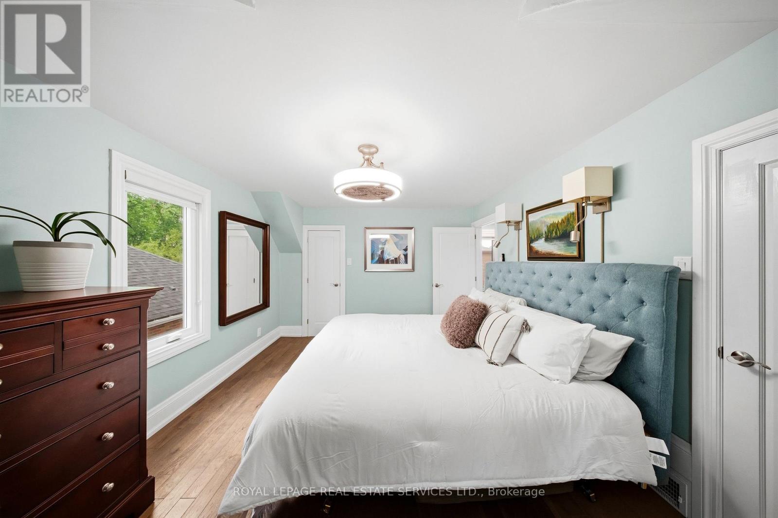 99 FOCH AVENUE - Image 18